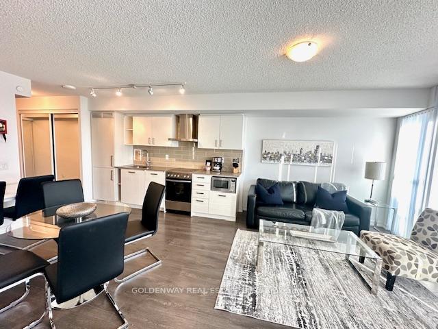Photo 6 of Unit 1808, 125 Redpath Avenue, Toronto, Mount Pleasant West — HOMEH