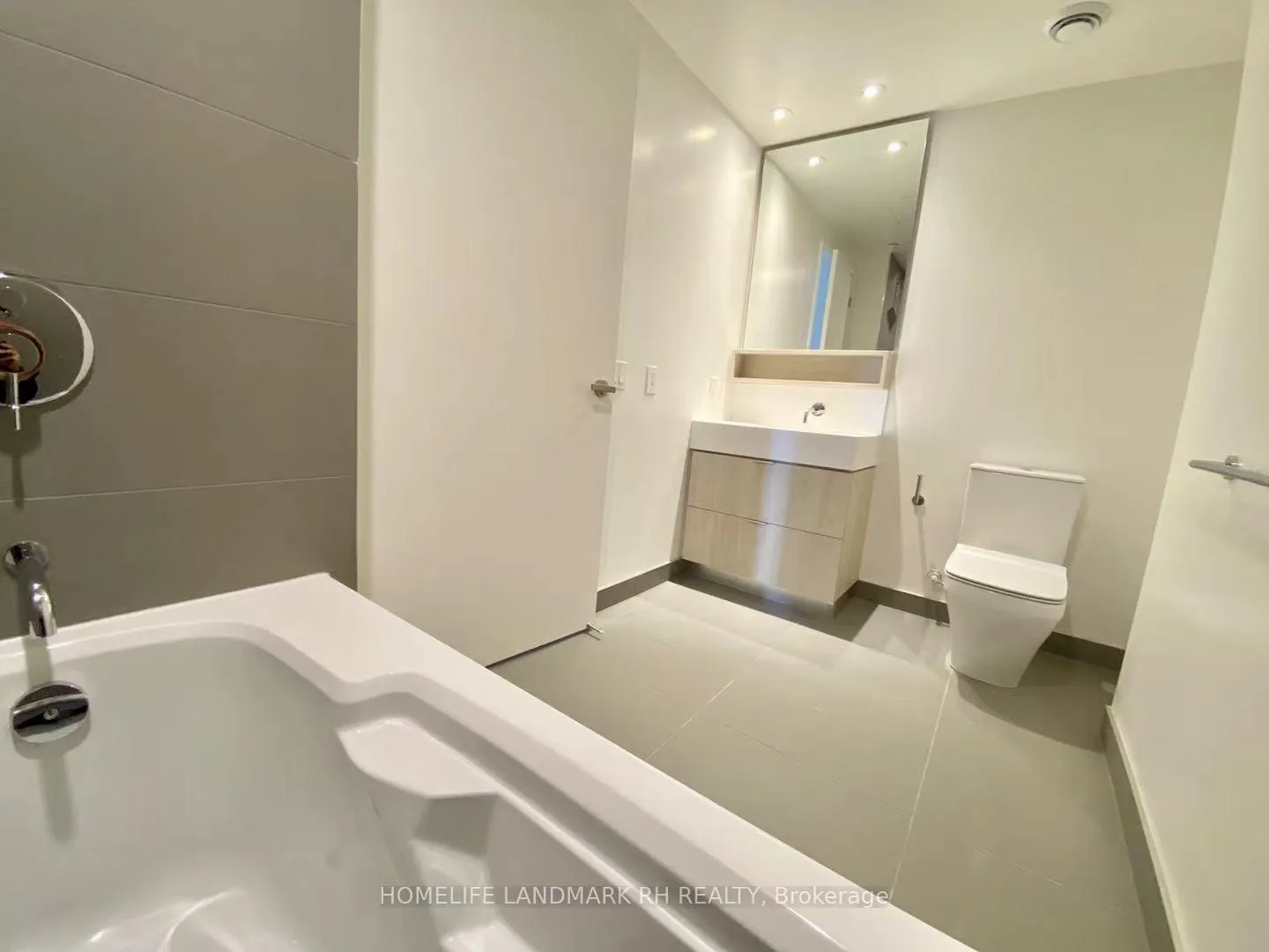 Photo 10 of Unit 1909, 5 Soudan Avenue, Toronto, Mount Pleasant West — HOMEH