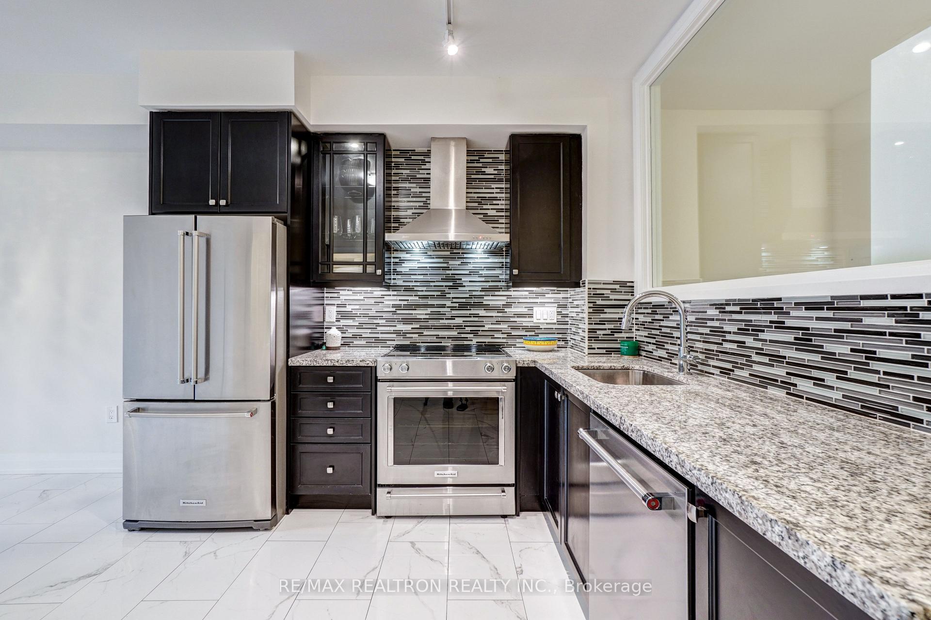 Photo 5 of Unit 118, 555 William Graham Drive, Aurora, Rural Aurora — HOMEH