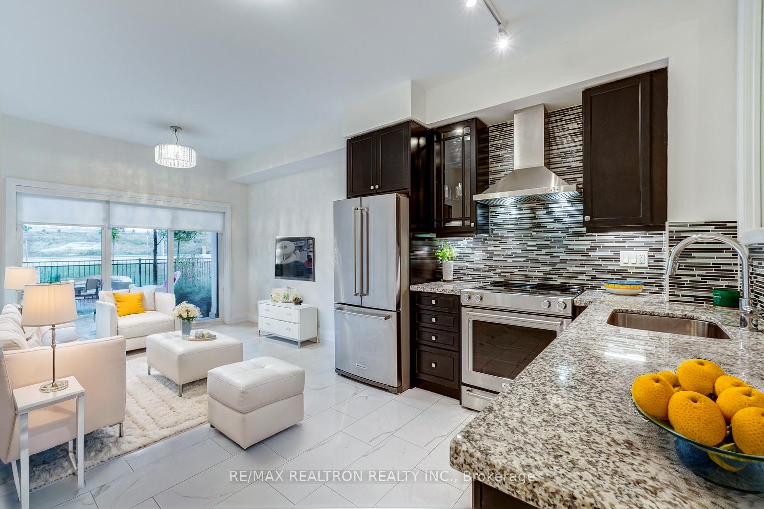 Photo 6 of Unit 118, 555 William Graham Drive, Aurora, Rural Aurora — HOMEH