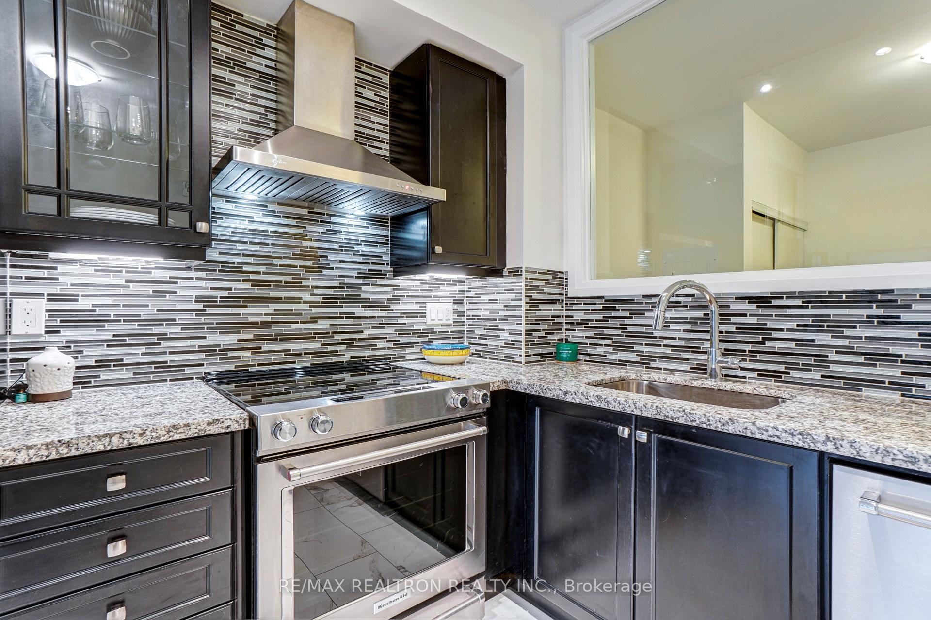 Photo 7 of Unit 118, 555 William Graham Drive, Aurora, Rural Aurora — HOMEH