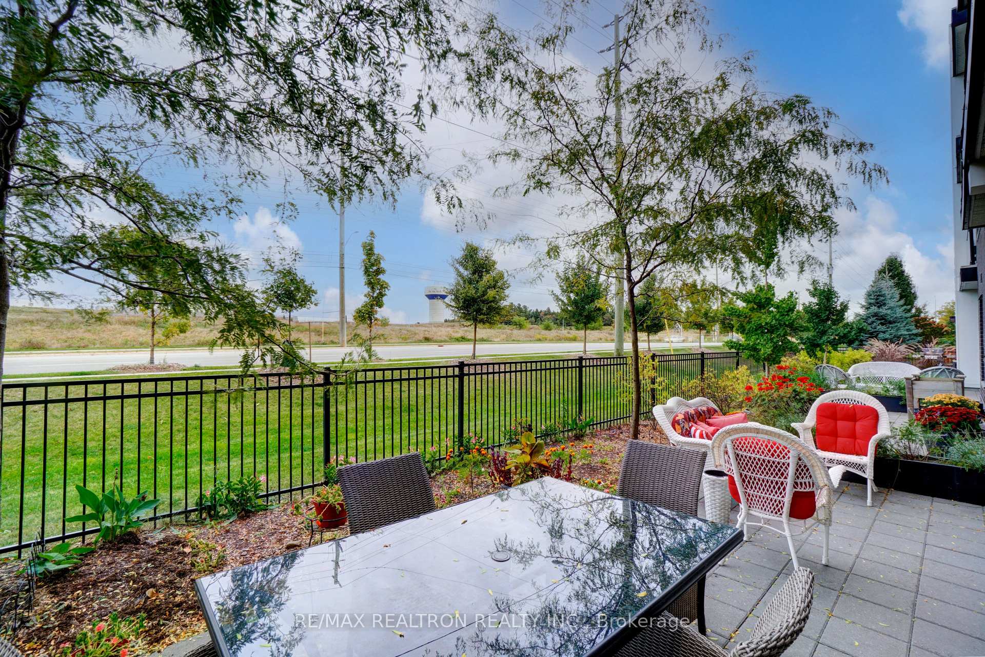 Photo 11 of Unit 118, 555 William Graham Drive, Aurora, Rural Aurora — HOMEH