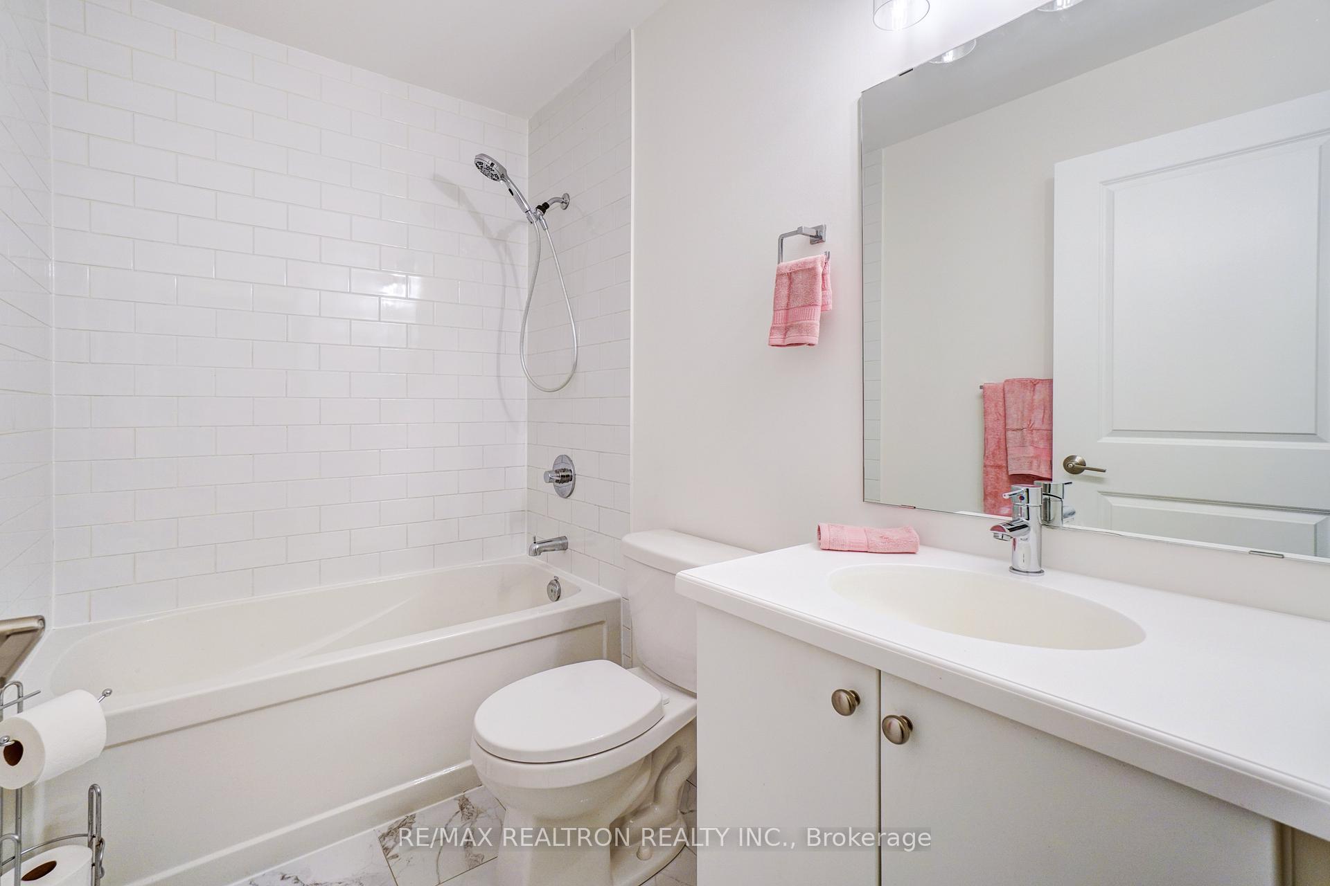 Photo 13 of Unit 118, 555 William Graham Drive, Aurora, Rural Aurora — HOMEH