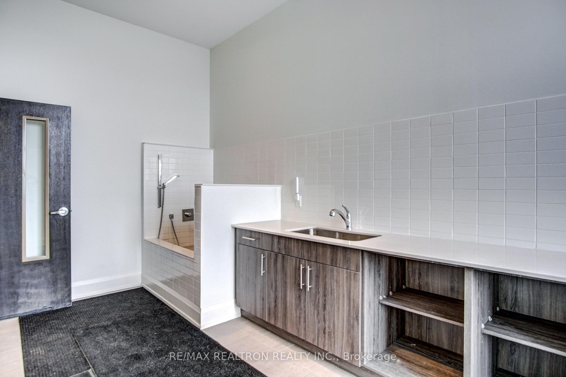 Photo 26 of Unit 118, 555 William Graham Drive, Aurora, Rural Aurora — HOMEH