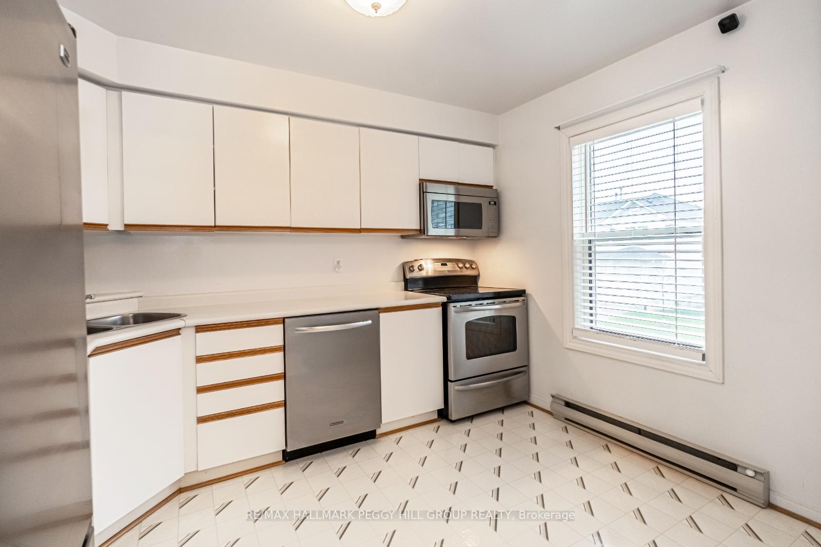 Photo 4 of Unit 36, 120 D'Ambrosio Drive, Barrie, Painswick North — HOMEH