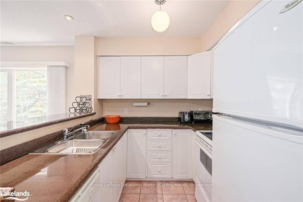 Photo 10 of 296 Mariners Way, Collingwood — HOMEH