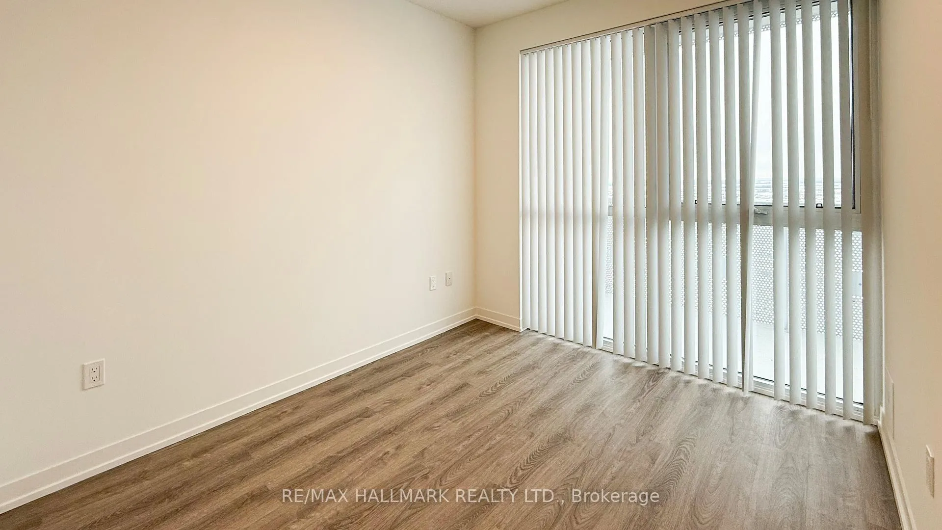 Photo 4 of Unit 4203, 8 Interchange Way, Vaughan, Vaughan Corporate Centre — HOMEH