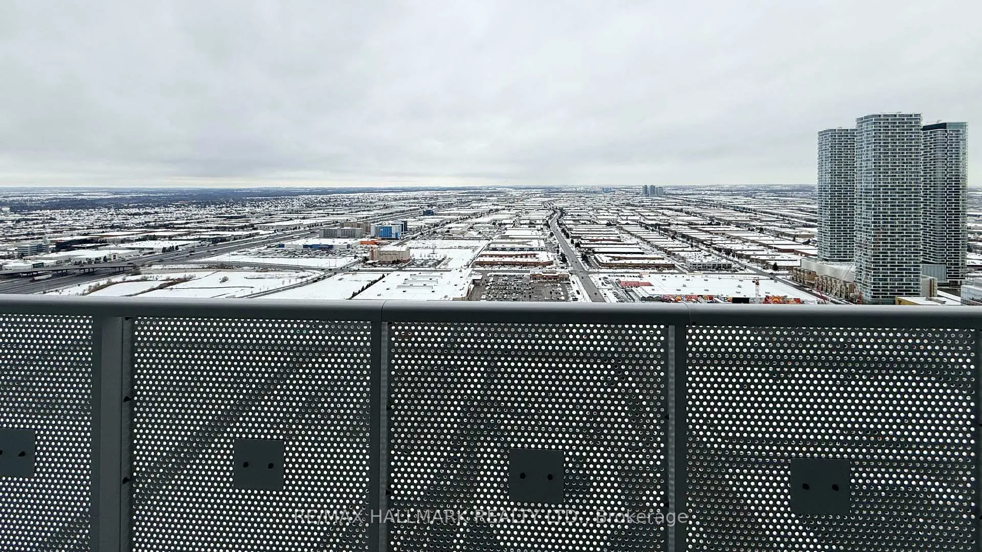 Photo 6 of Unit 4203, 8 Interchange Way, Vaughan, Vaughan Corporate Centre — HOMEH