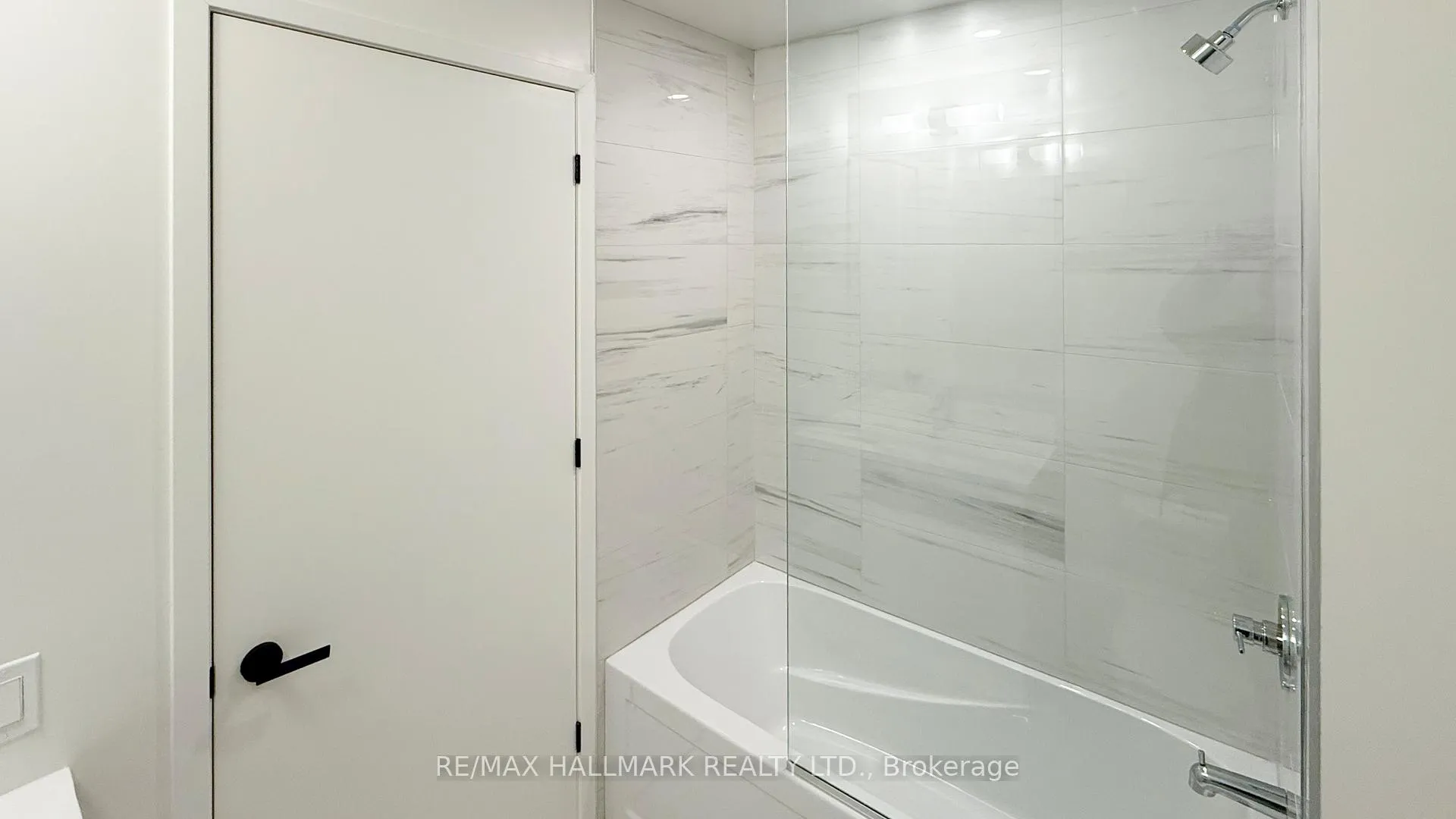 Photo 13 of Unit 4203, 8 Interchange Way, Vaughan, Vaughan Corporate Centre — HOMEH