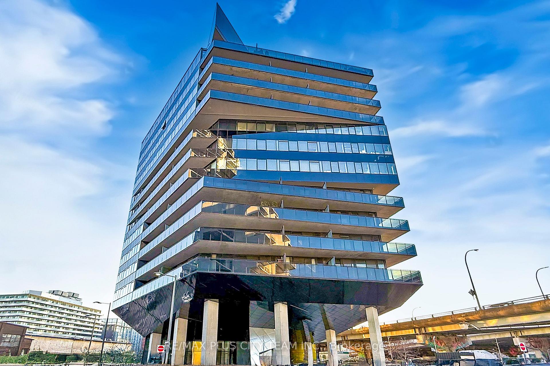 Front of Unit 909, 21 Lawren Harris Square