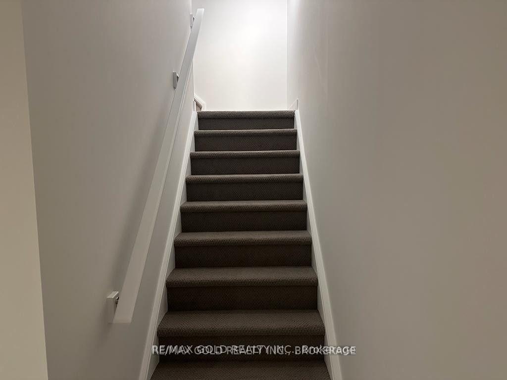 Photo 1 of 195 West Oak Trail, Kitchener, Rosenburg — HOMEH