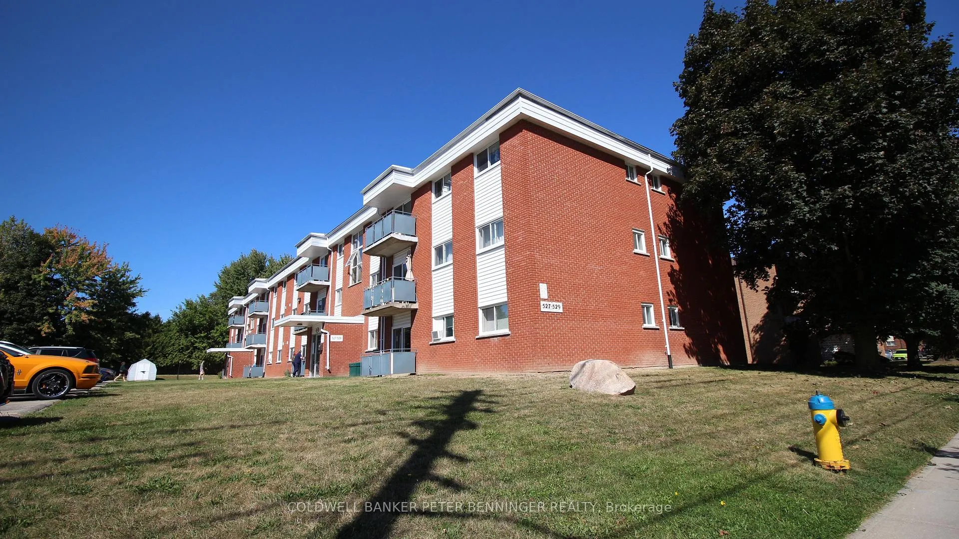 Photo 2 of Unit 12, 527 Parkside Drive, Waterloo — HOMEH