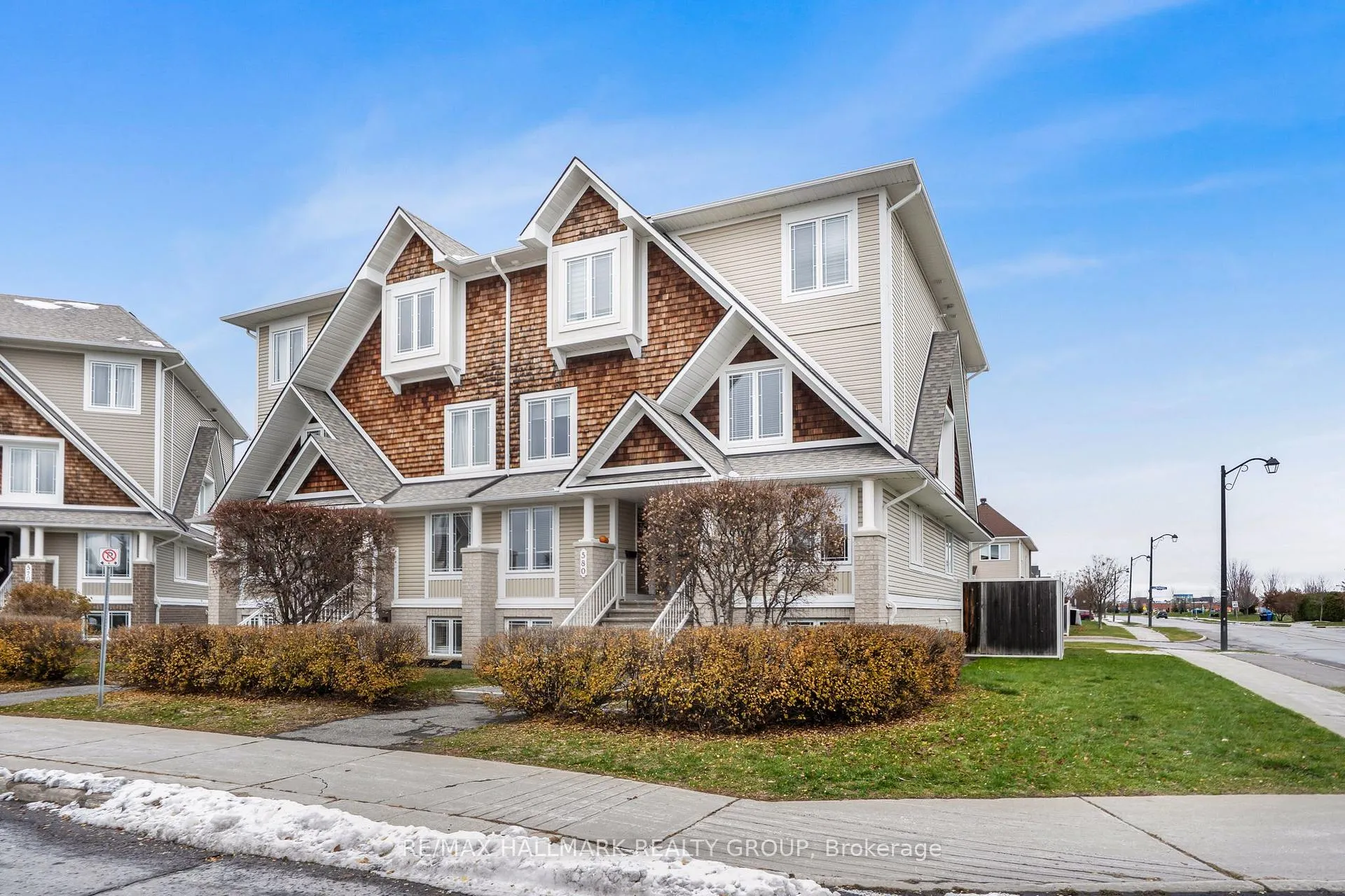Photo 2 of 584 Lakeridge Drive, Ottawa, Avalon East — HOMEH