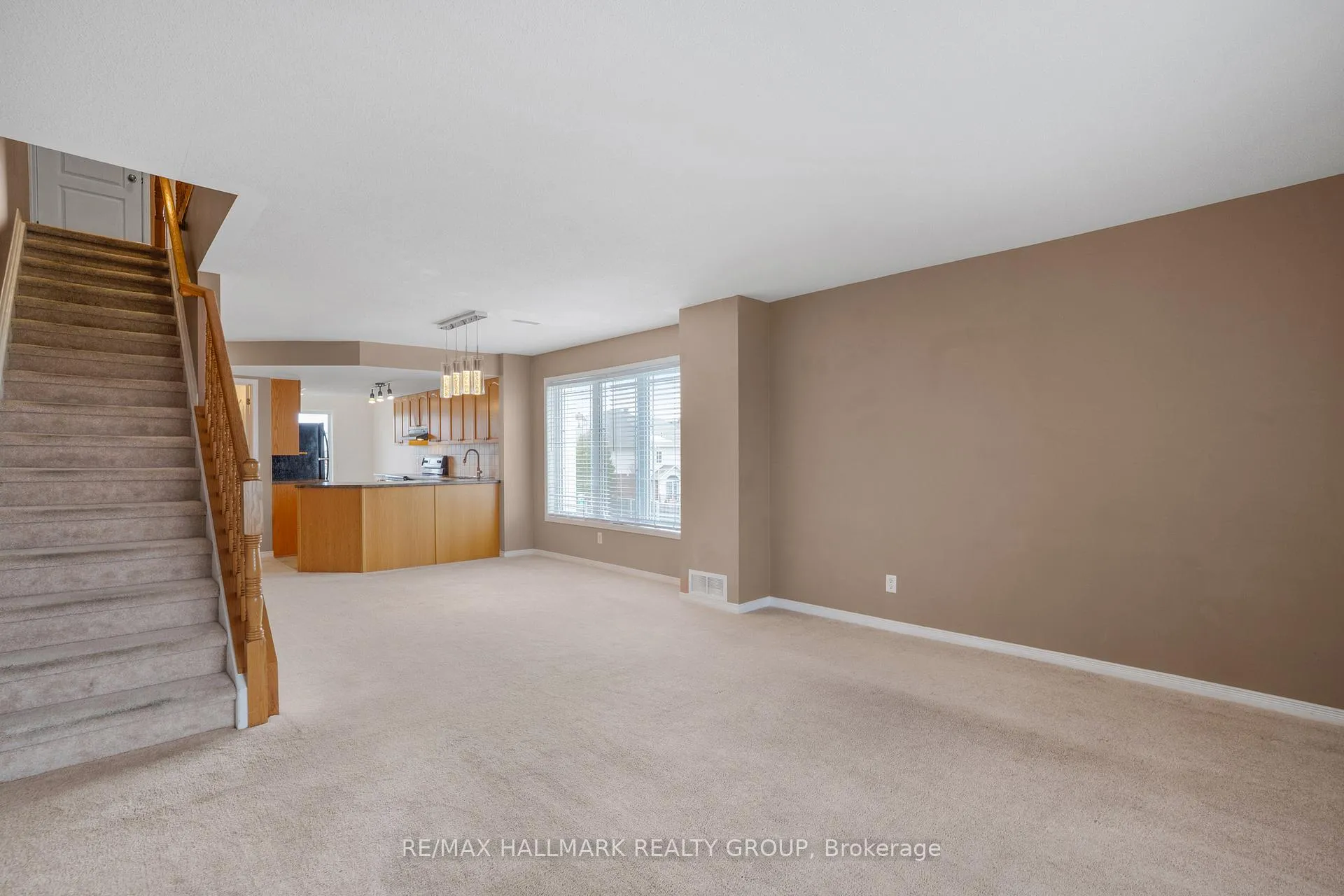 Photo 8 of 584 Lakeridge Drive, Ottawa, Avalon East — HOMEH