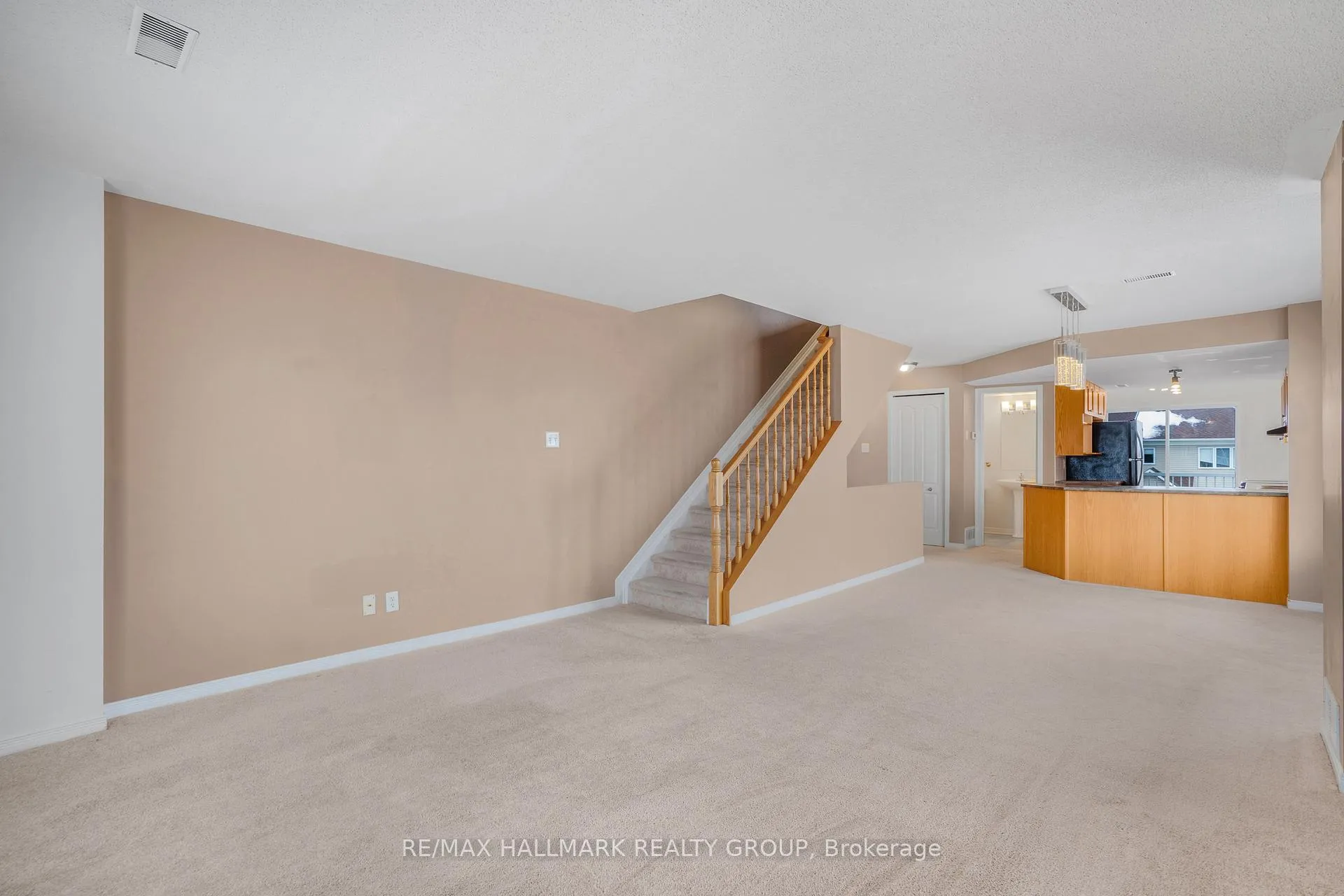 Photo 9 of 584 Lakeridge Drive, Ottawa, Avalon East — HOMEH