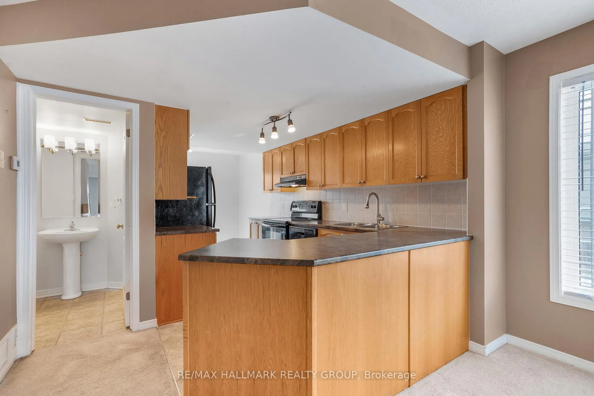 Photo 12 of 584 Lakeridge Drive, Ottawa, Avalon East — HOMEH