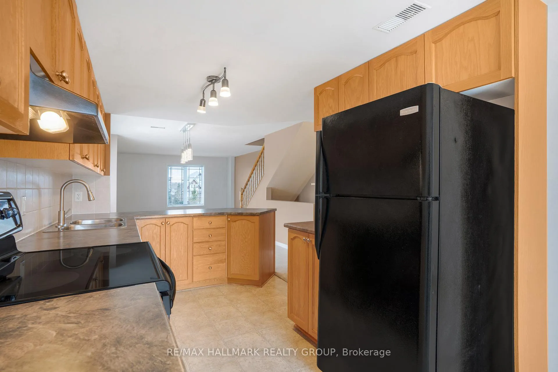 Photo 13 of 584 Lakeridge Drive, Ottawa, Avalon East — HOMEH