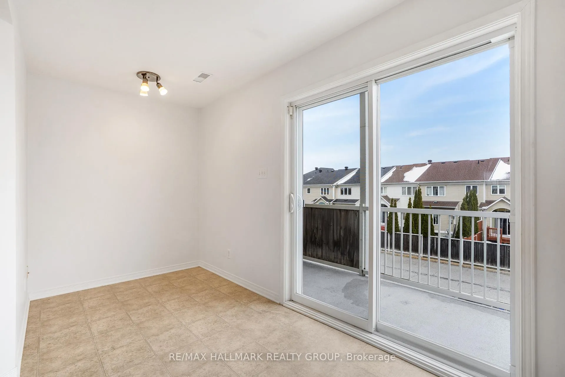 Photo 15 of 584 Lakeridge Drive, Ottawa, Avalon East — HOMEH