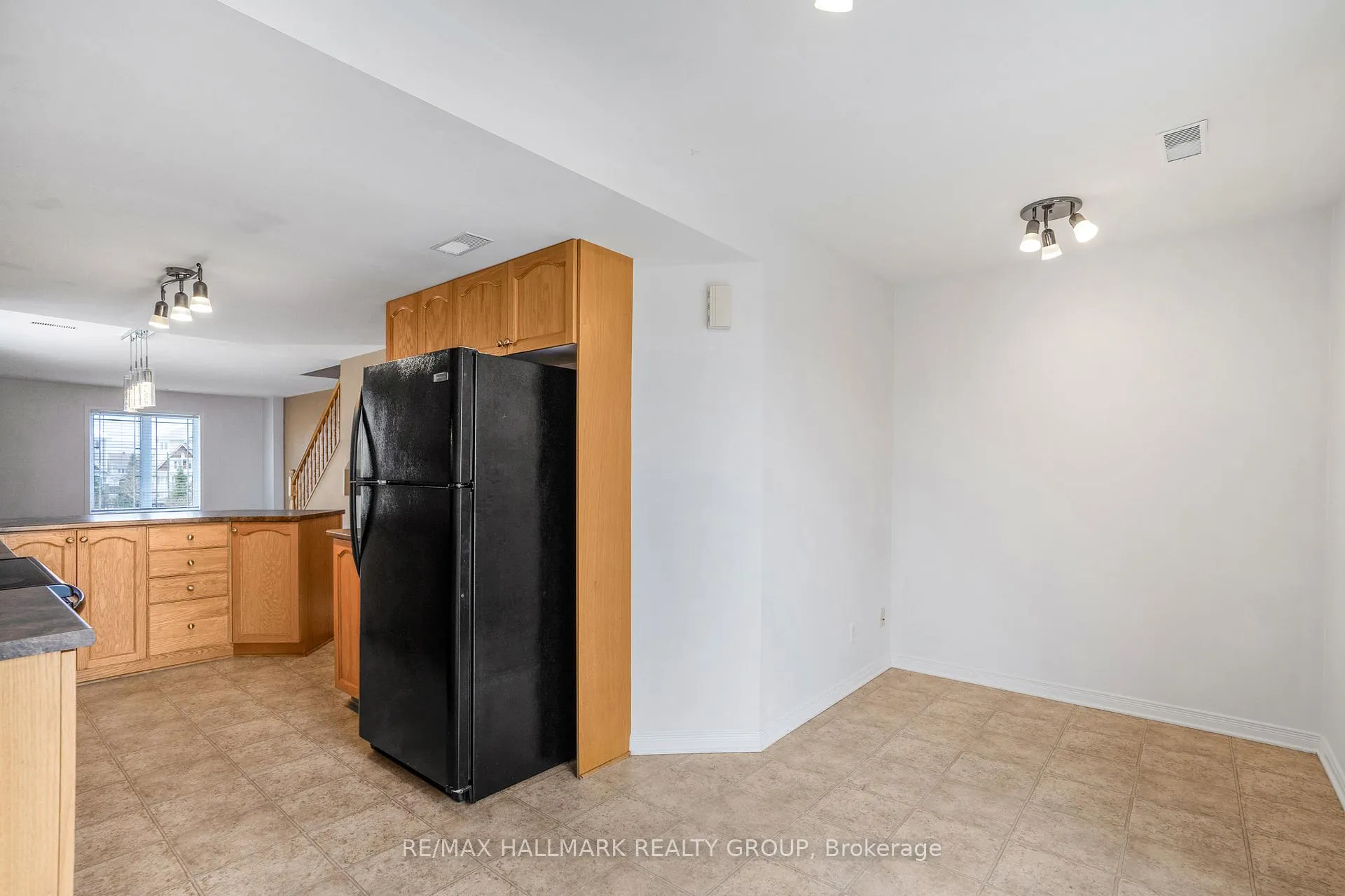 Photo 16 of 584 Lakeridge Drive, Ottawa, Avalon East — HOMEH