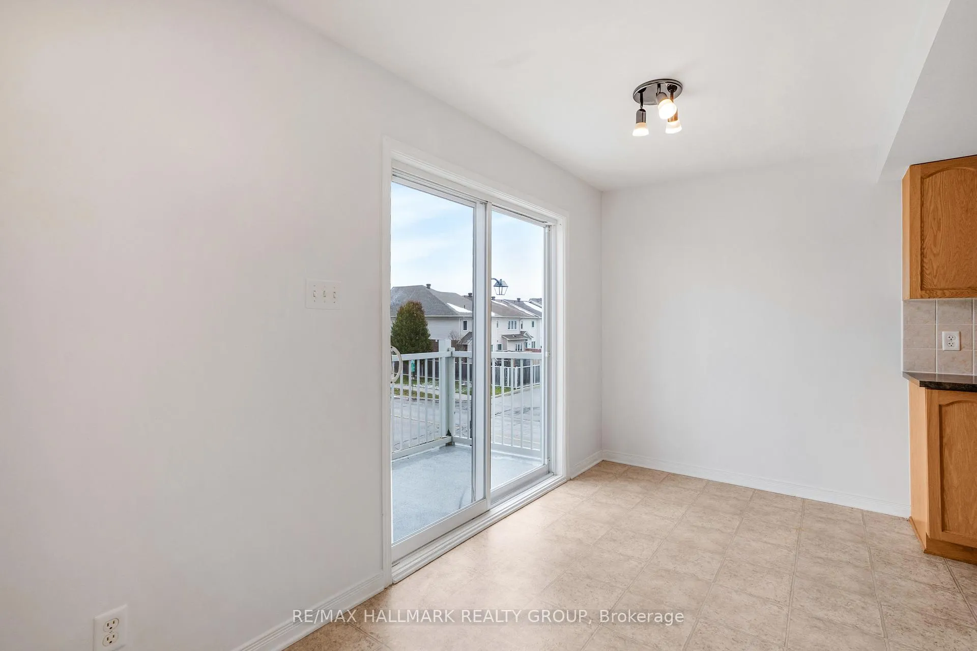 Photo 17 of 584 Lakeridge Drive, Ottawa, Avalon East — HOMEH