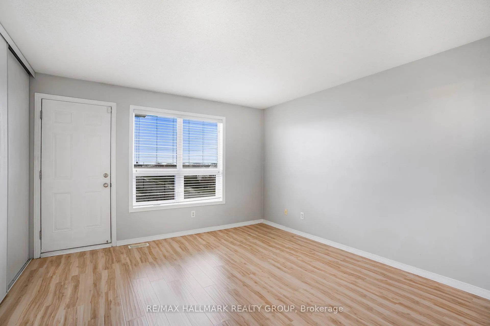 Photo 21 of 584 Lakeridge Drive, Ottawa, Avalon East — HOMEH