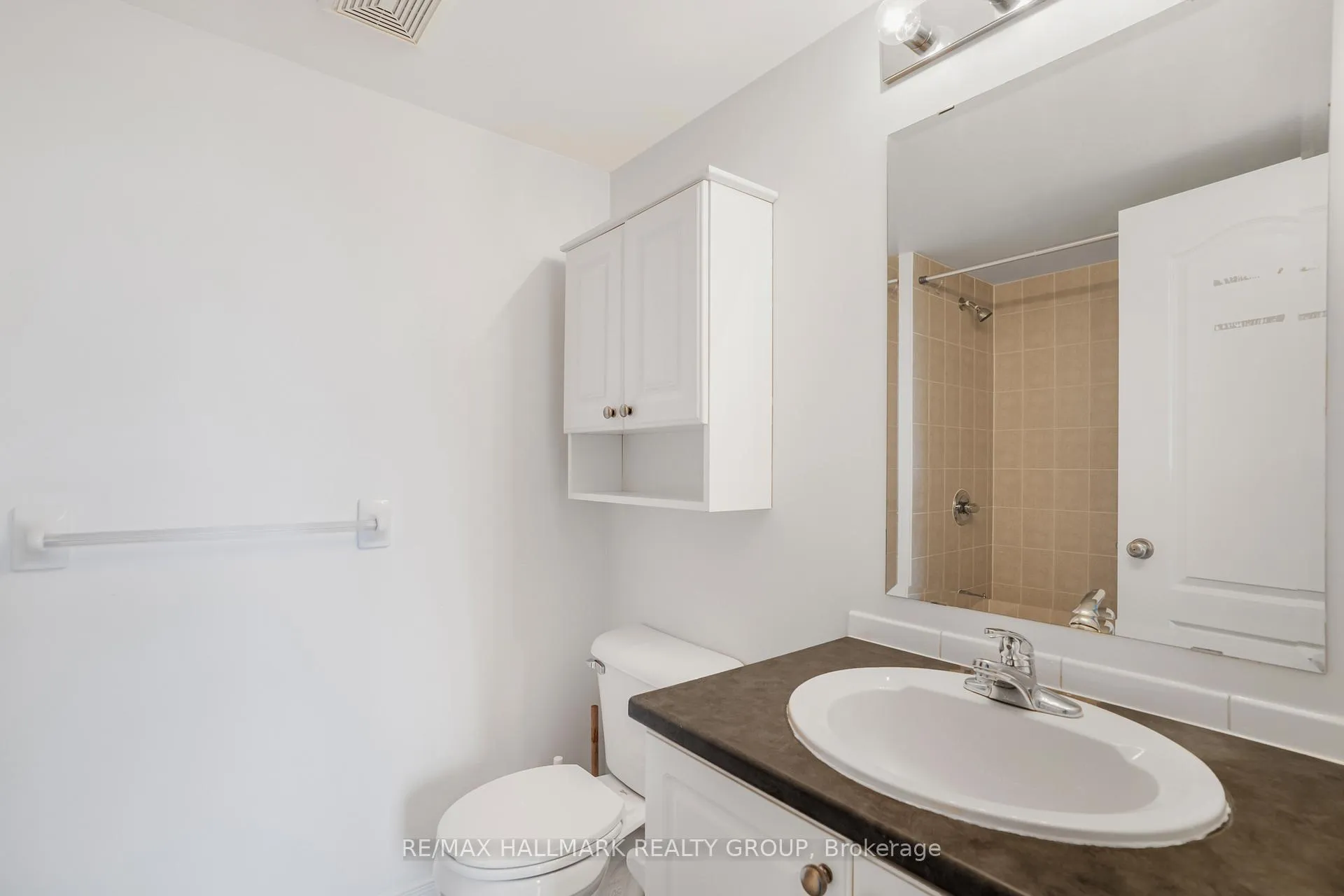 Photo 23 of 584 Lakeridge Drive, Ottawa, Avalon East — HOMEH