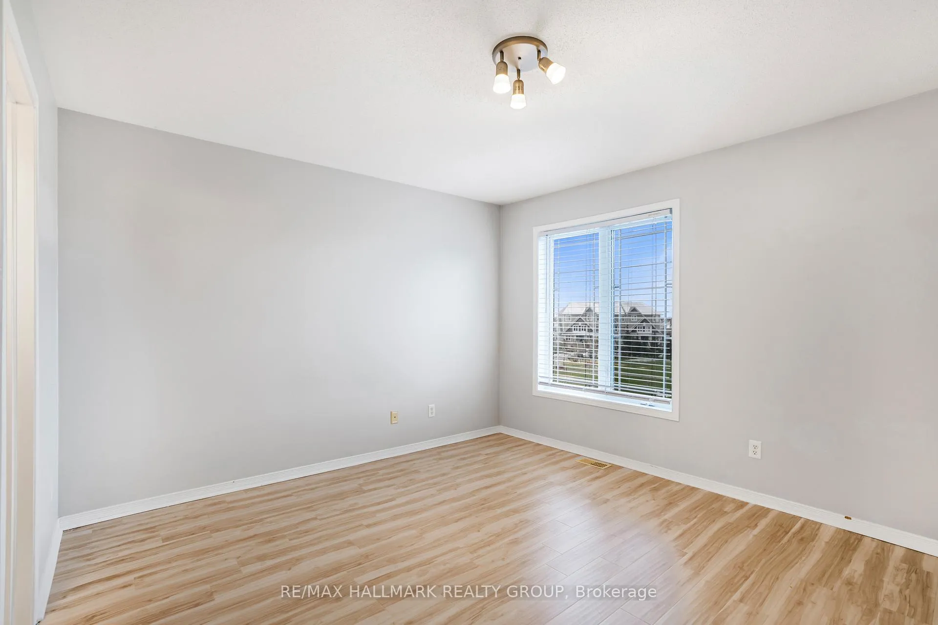 Photo 25 of 584 Lakeridge Drive, Ottawa, Avalon East — HOMEH
