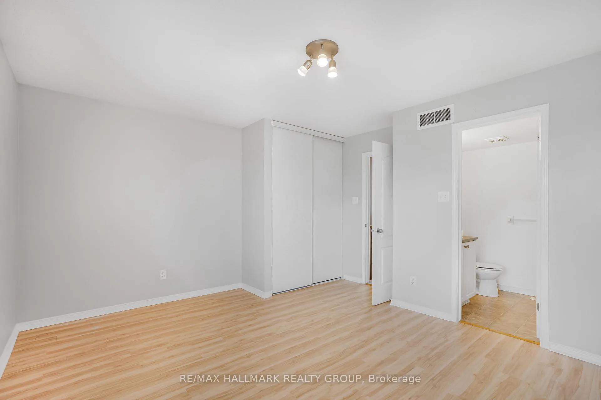 Photo 26 of 584 Lakeridge Drive, Ottawa, Avalon East — HOMEH