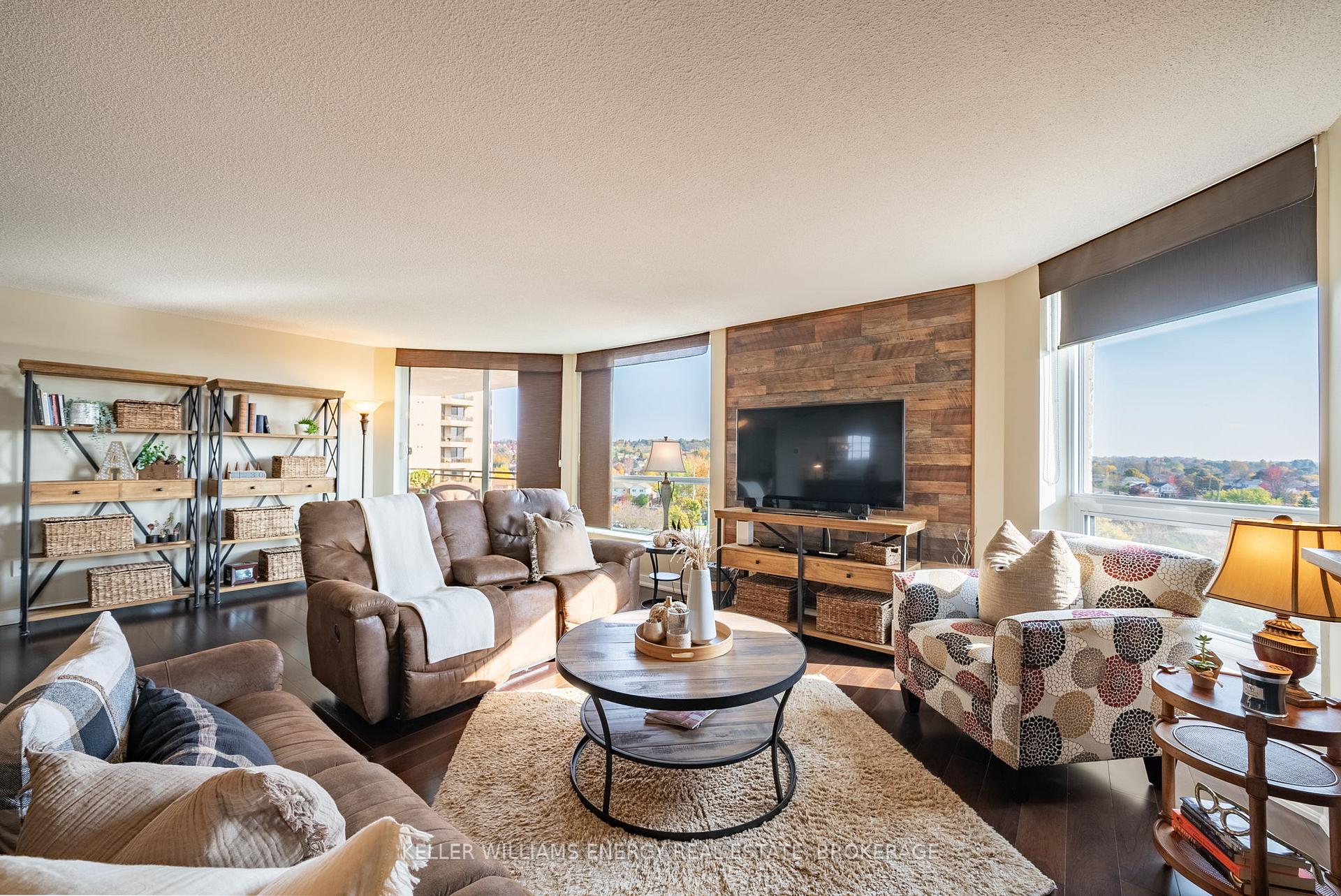 Photo 2 of Unit 704, 700 Wilson Road N, Oshawa, Centennial — HOMEH