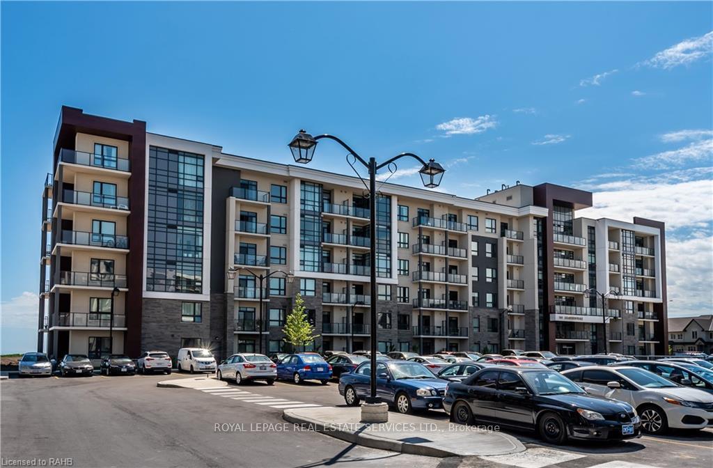 Photo 2 of Unit 323, 101 Shoreview Place, Hamilton, Stoney Creek — HOMEH