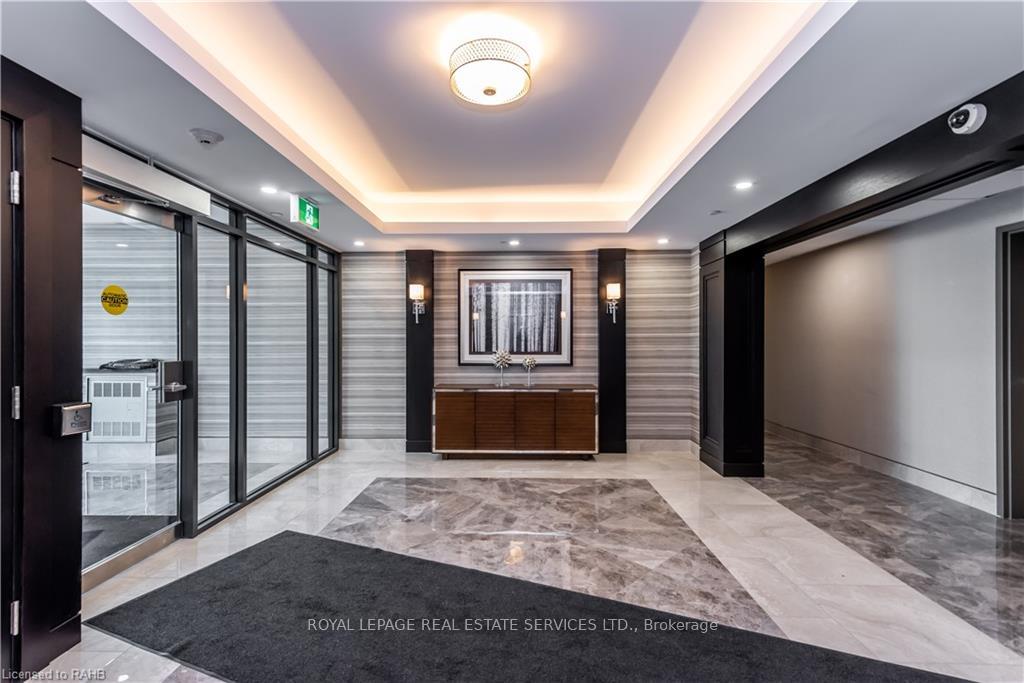 Photo 4 of Unit 323, 101 Shoreview Place, Hamilton, Stoney Creek — HOMEH