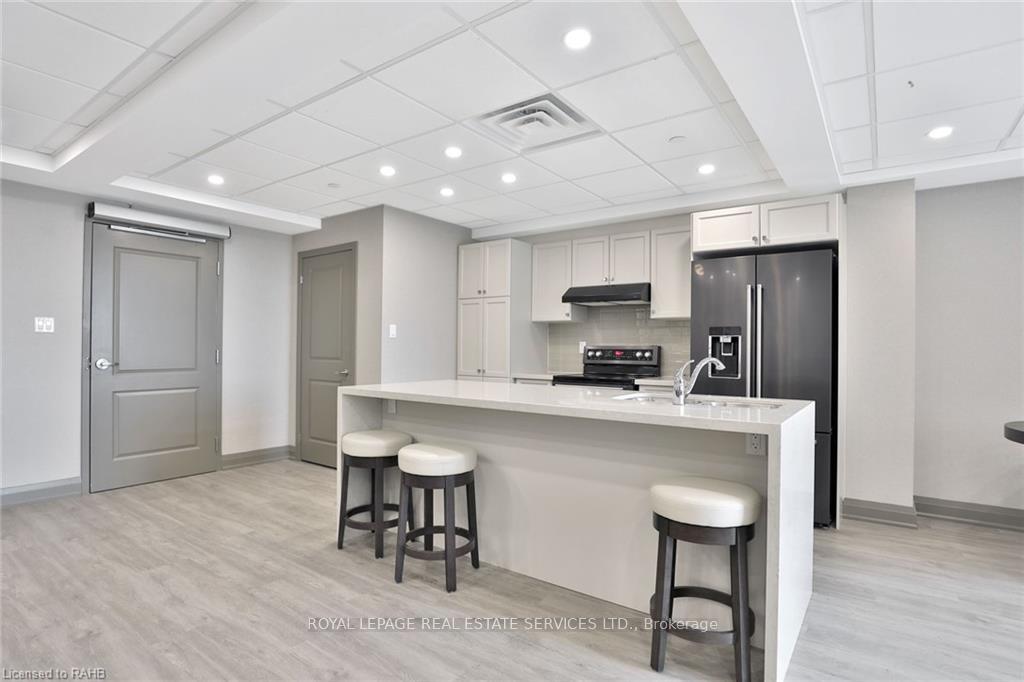 Photo 8 of Unit 323, 101 Shoreview Place, Hamilton, Stoney Creek — HOMEH