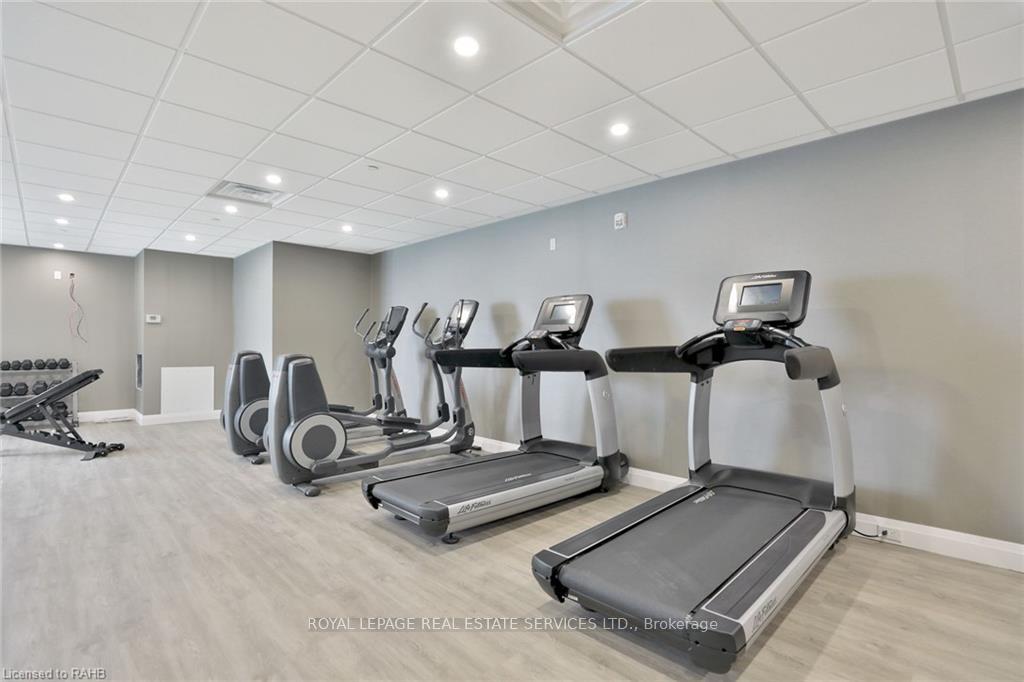 Photo 10 of Unit 323, 101 Shoreview Place, Hamilton, Stoney Creek — HOMEH