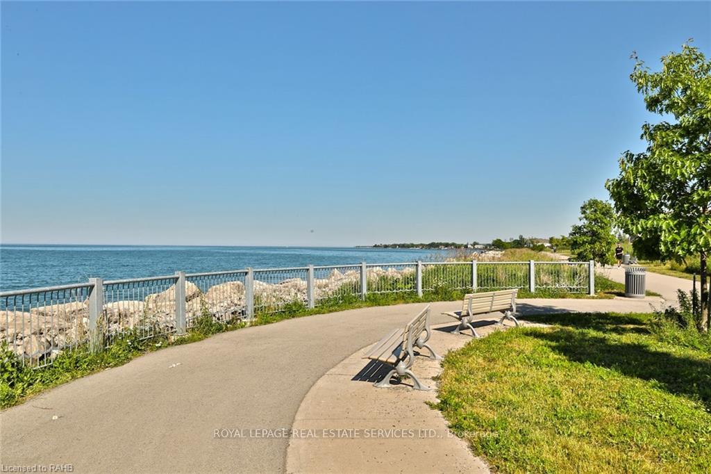 Photo 13 of Unit 323, 101 Shoreview Place, Hamilton, Stoney Creek — HOMEH