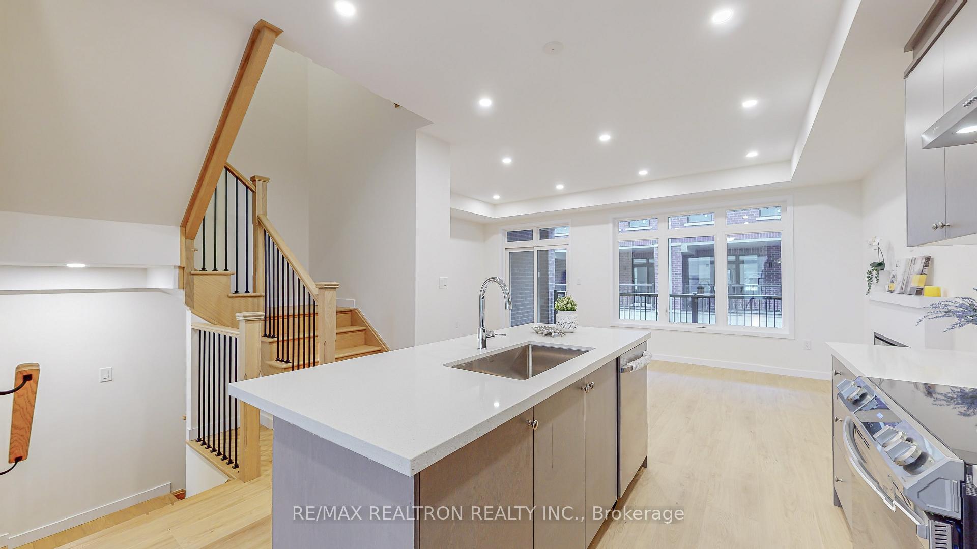 Photo 5 of 10262 Keele Street, Vaughan, Maple — HOMEH