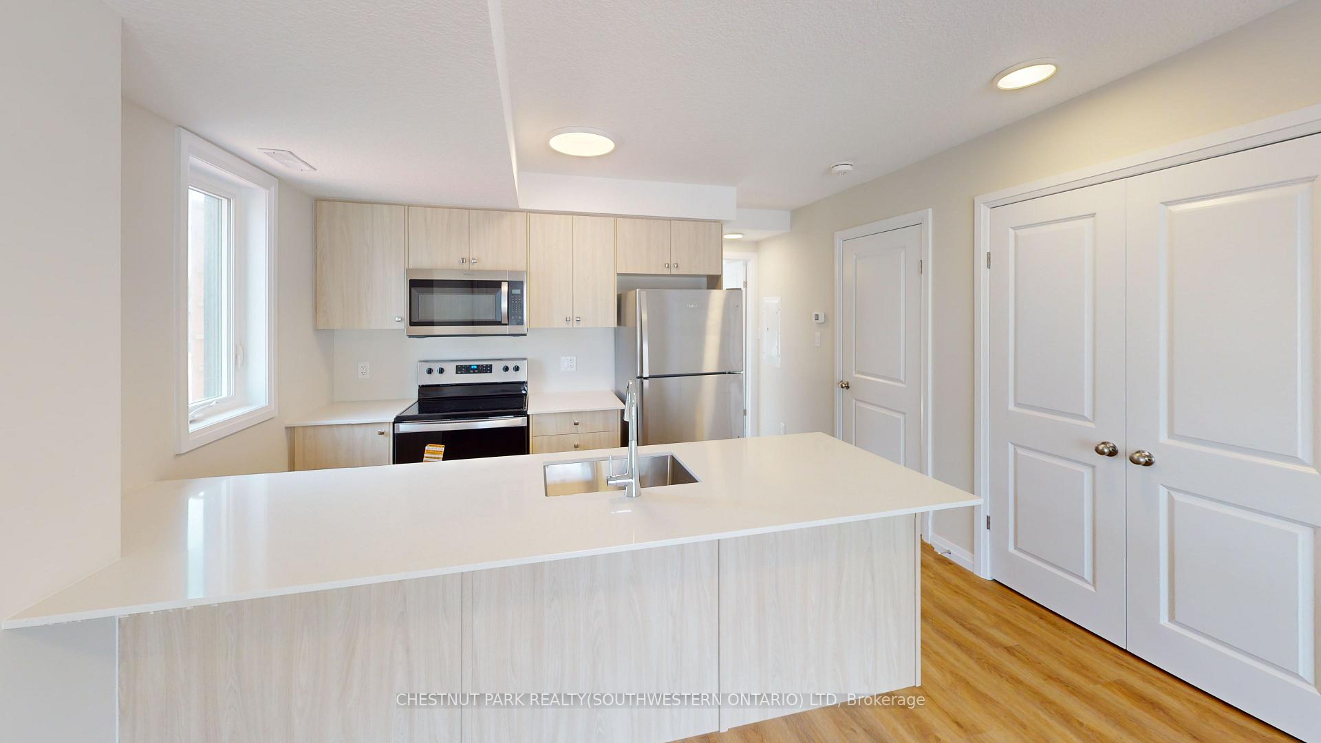 Photo 4 of Unit D3, 410 Northfield Drive W, Waterloo — HOMEH
