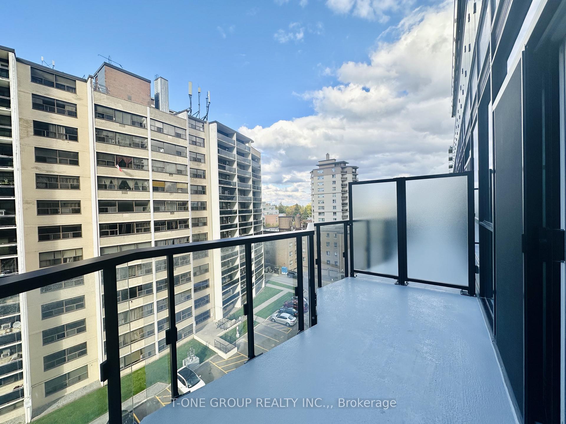 Front of Unit 601N, 120 Broadway Avenue