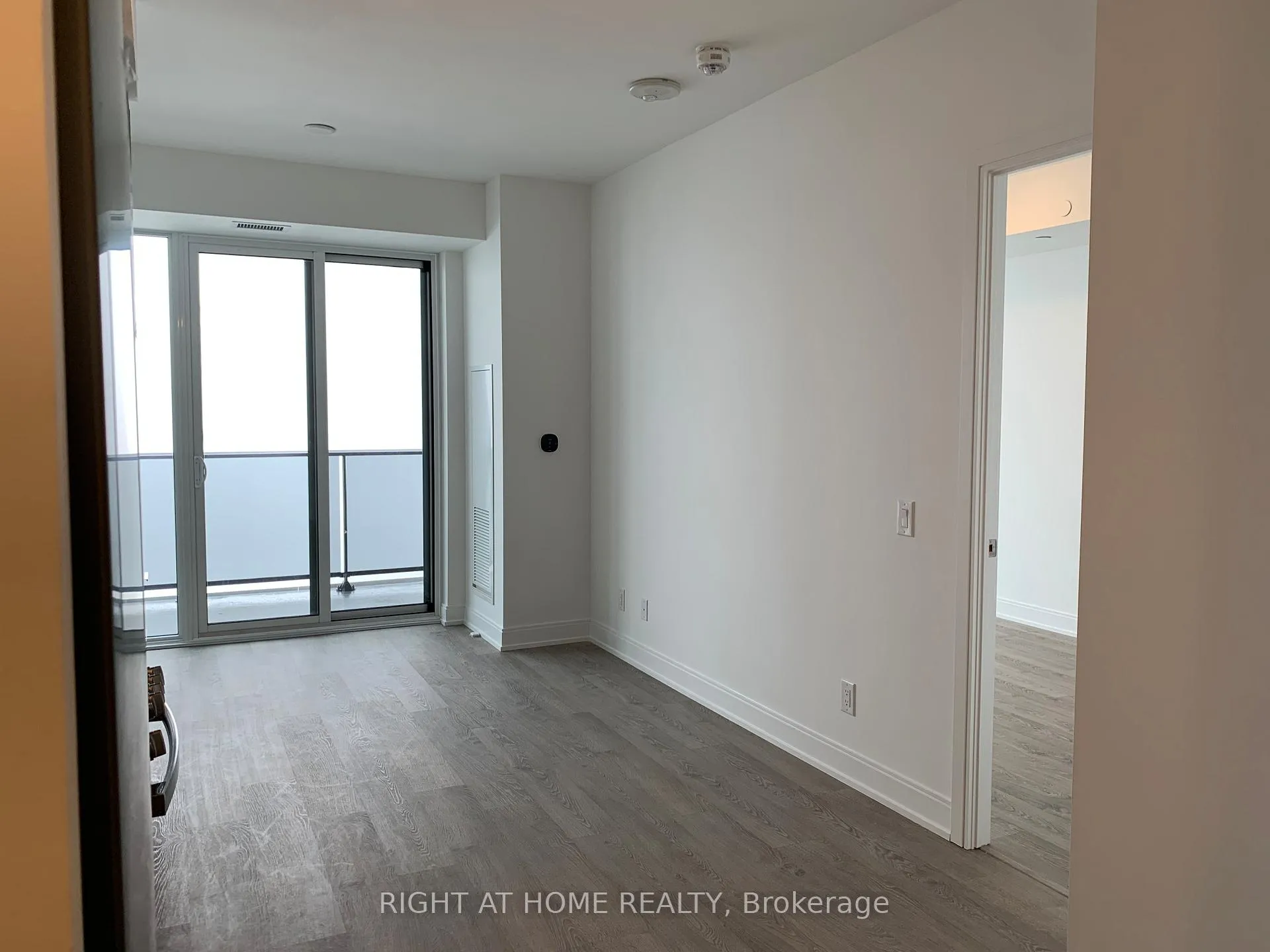 Photo 6 of Unit 2209, 70 Annie Craig Drive, Etobicoke, Mimico — HOMEH