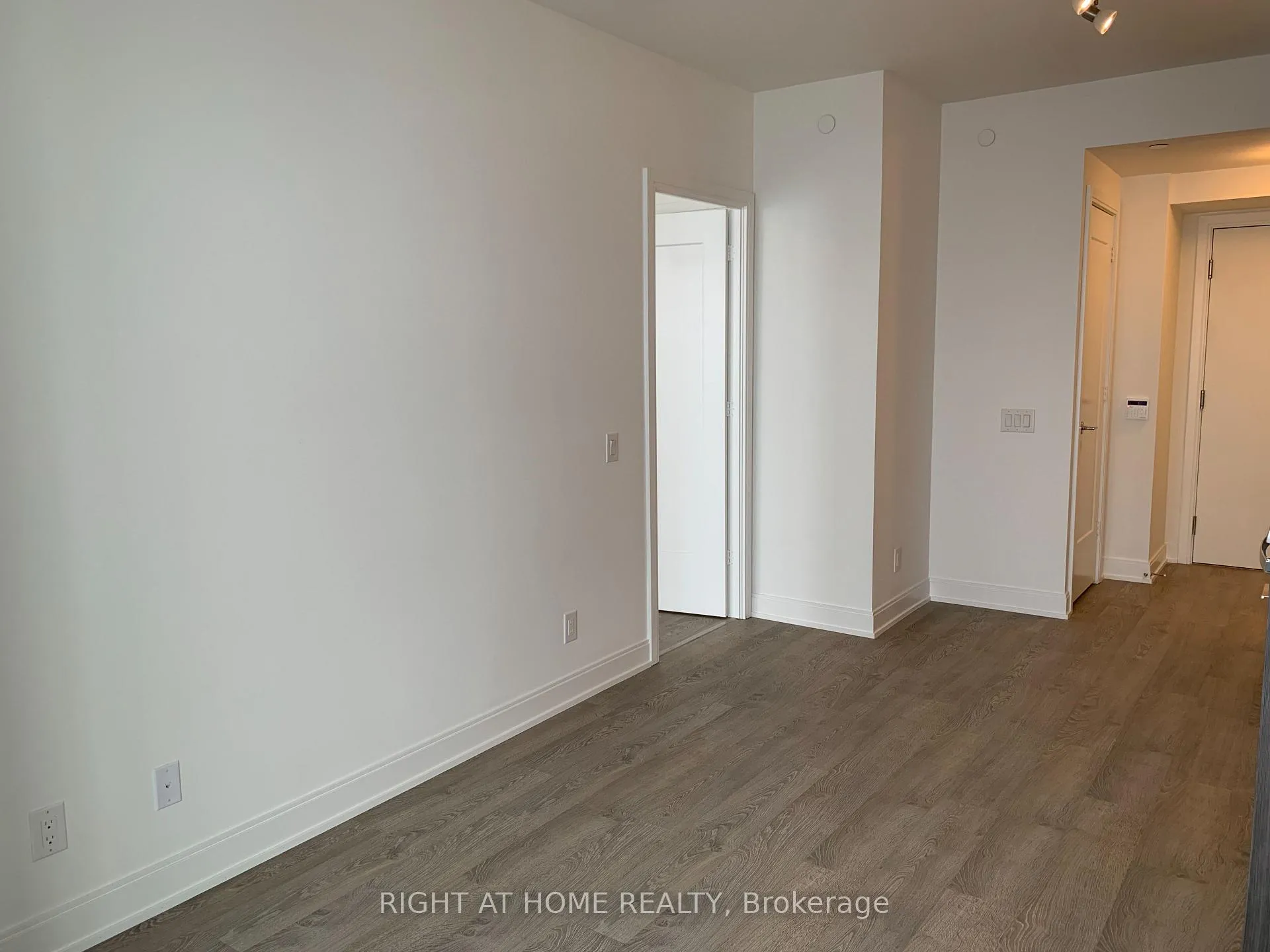 Photo 7 of Unit 2209, 70 Annie Craig Drive, Etobicoke, Mimico — HOMEH