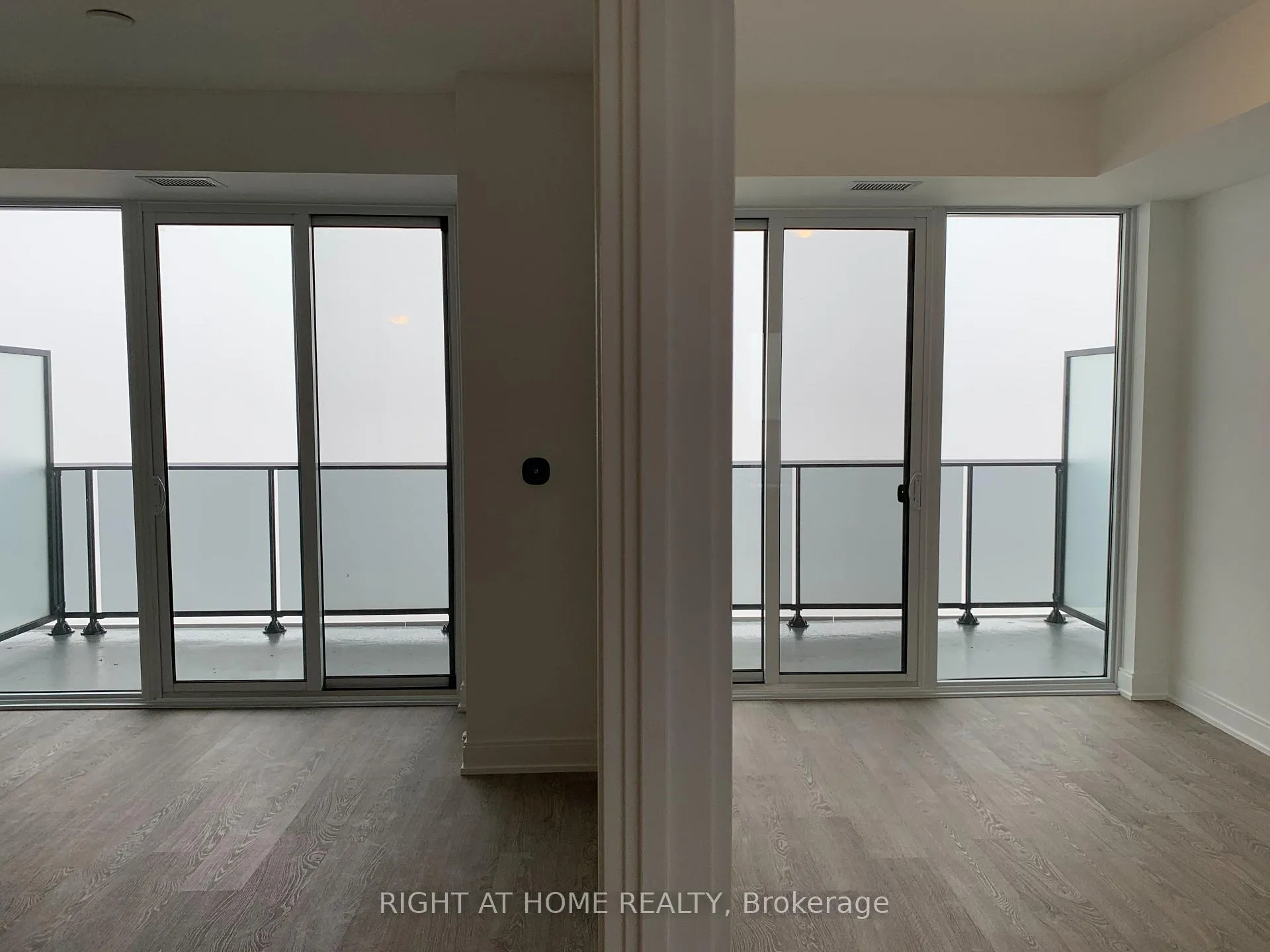 Photo 8 of Unit 2209, 70 Annie Craig Drive, Etobicoke, Mimico — HOMEH
