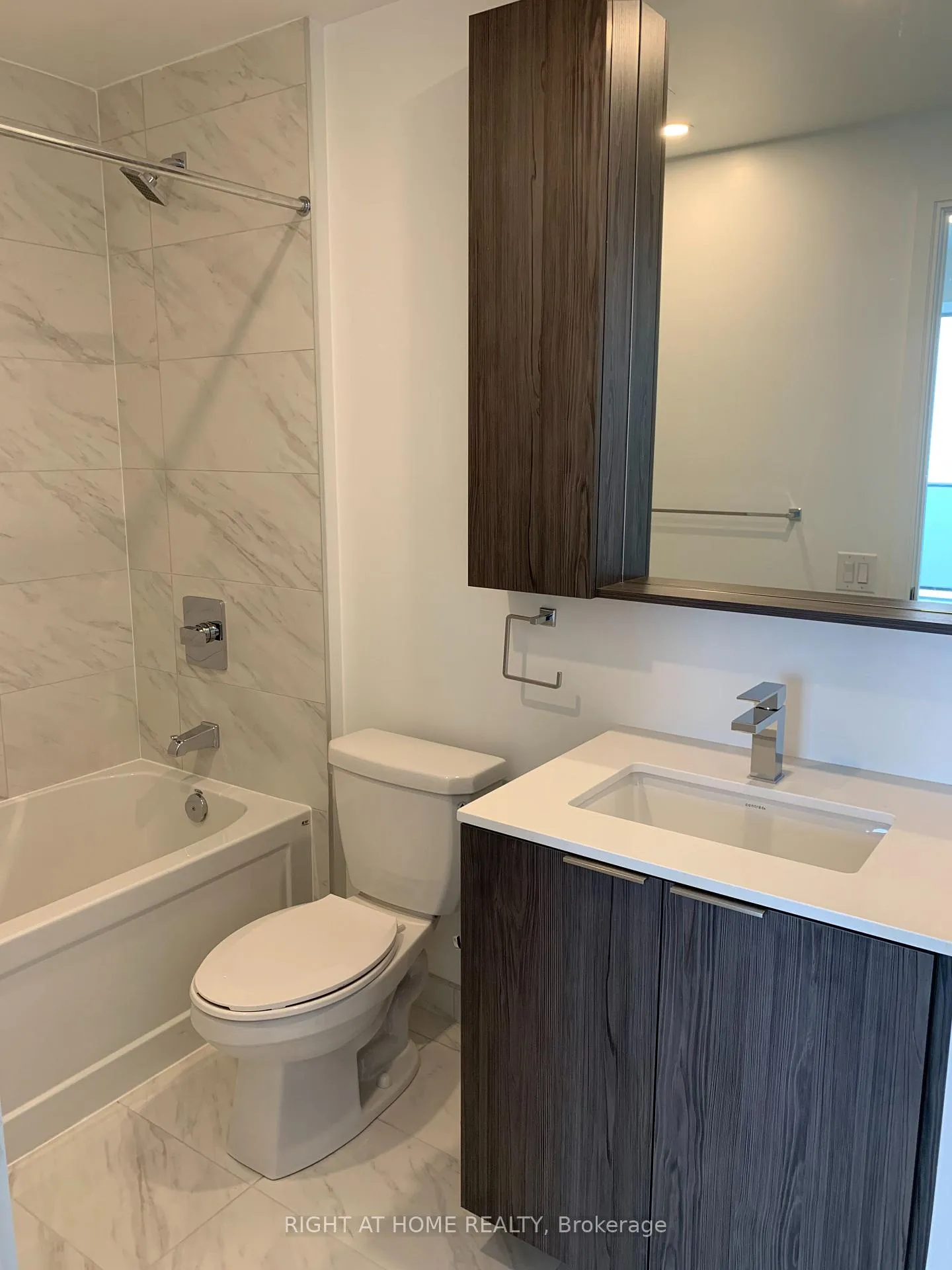 Photo 12 of Unit 2209, 70 Annie Craig Drive, Etobicoke, Mimico — HOMEH