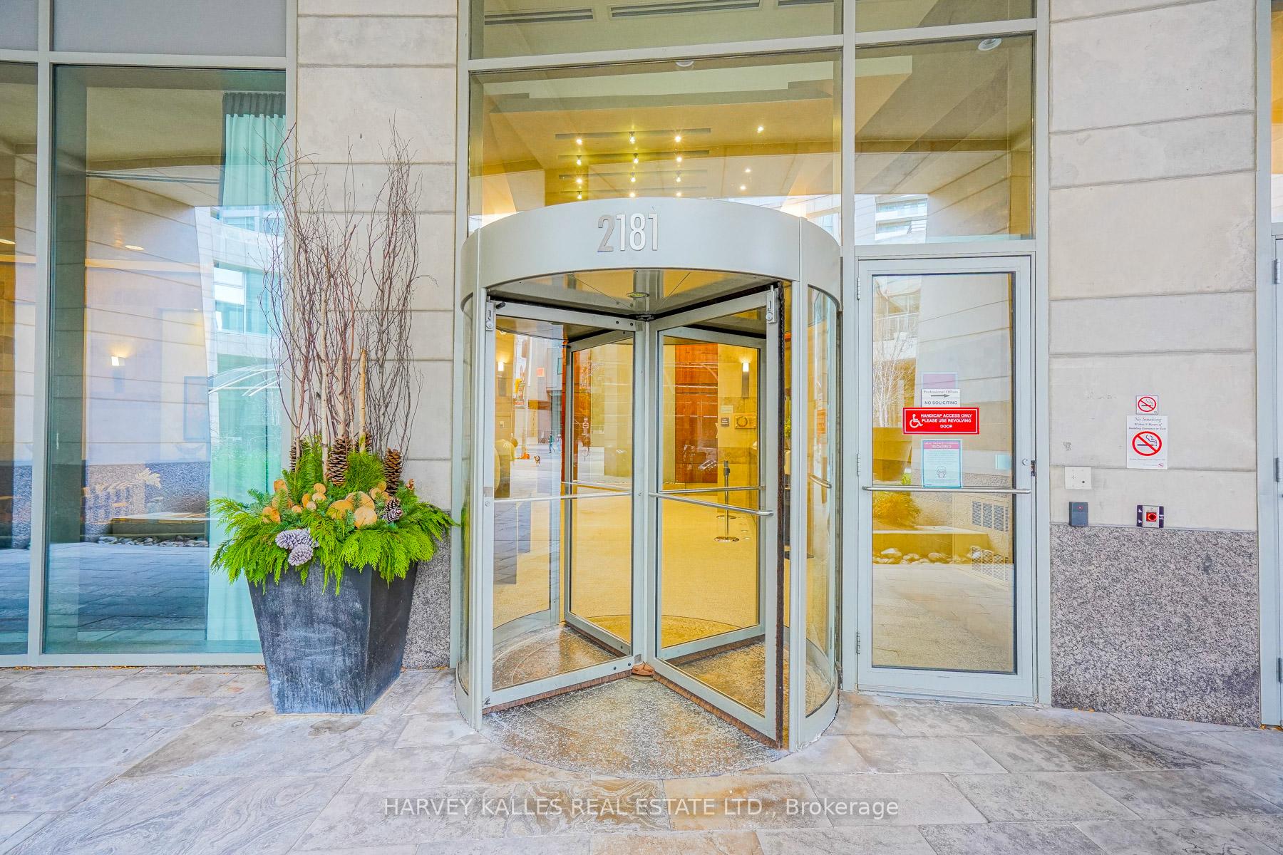 Photo 2 of Unit 1002, 2181 Yonge Street, Toronto, Mount Pleasant West — HOMEH