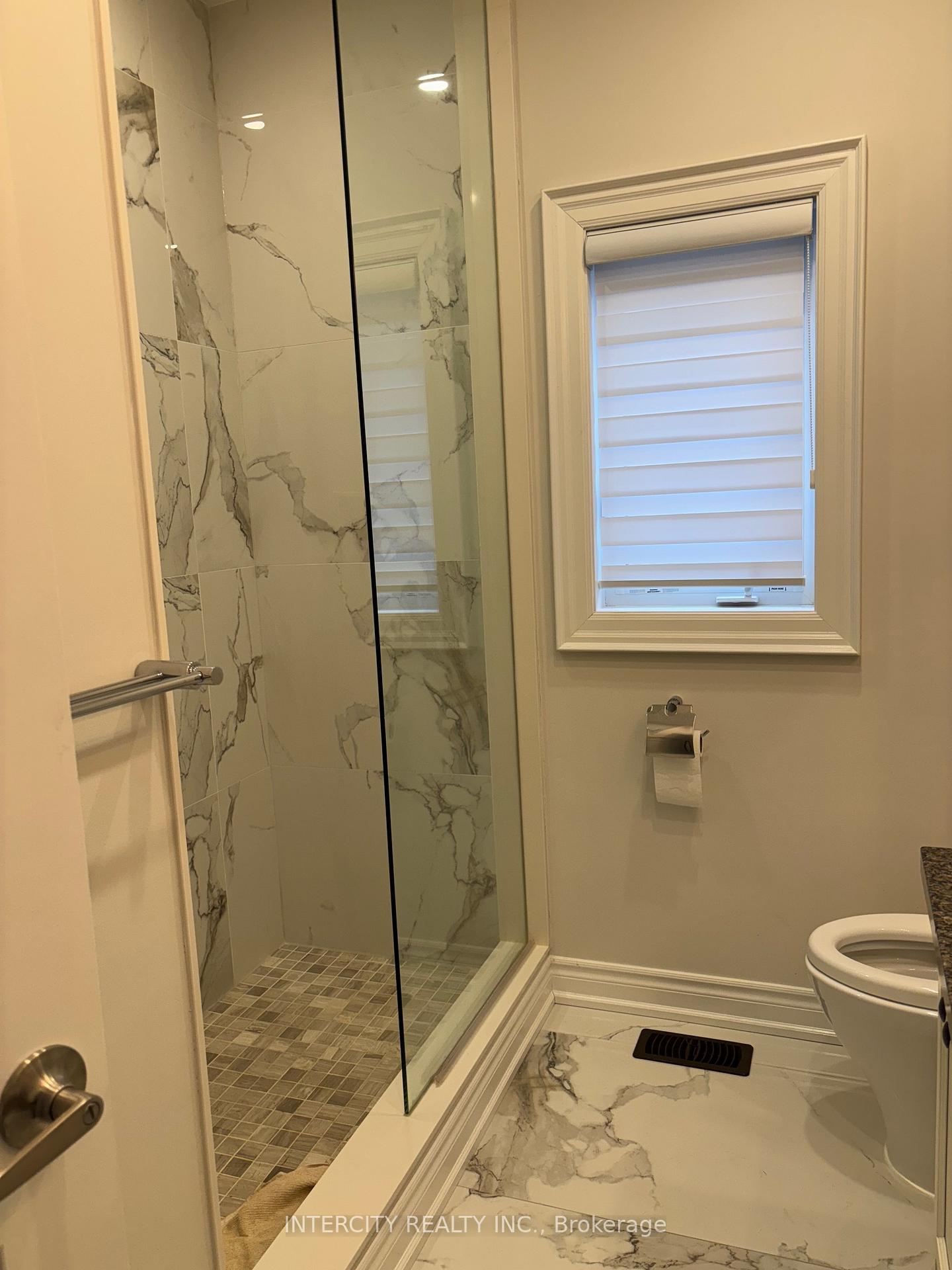 Photo 14 of 66 Hackwood Crescent, Aurora, Aurora Grove — HOMEH