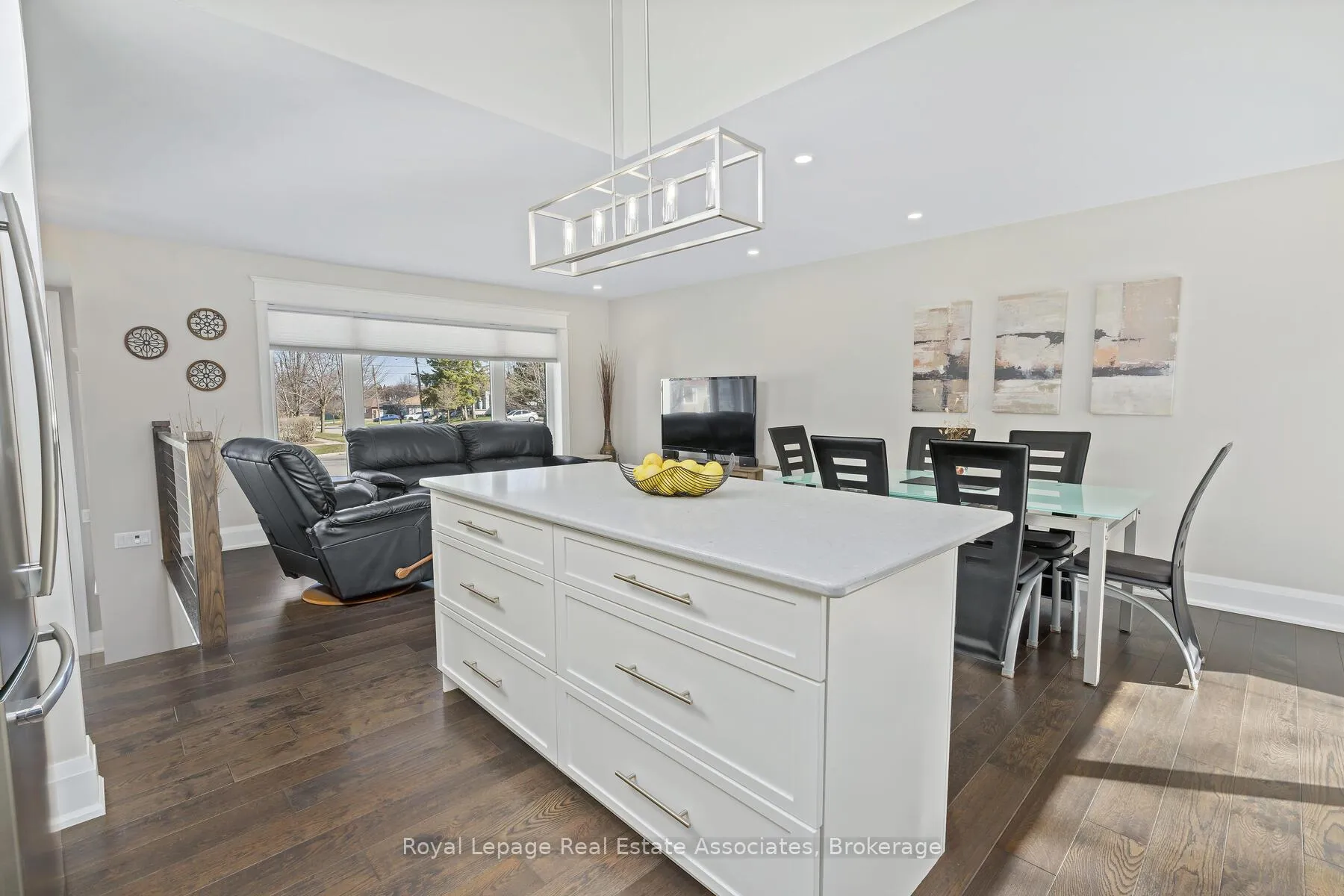 Photo 14 of 24 Stevens Crescent, Halton Hills, Georgetown — HOMEH