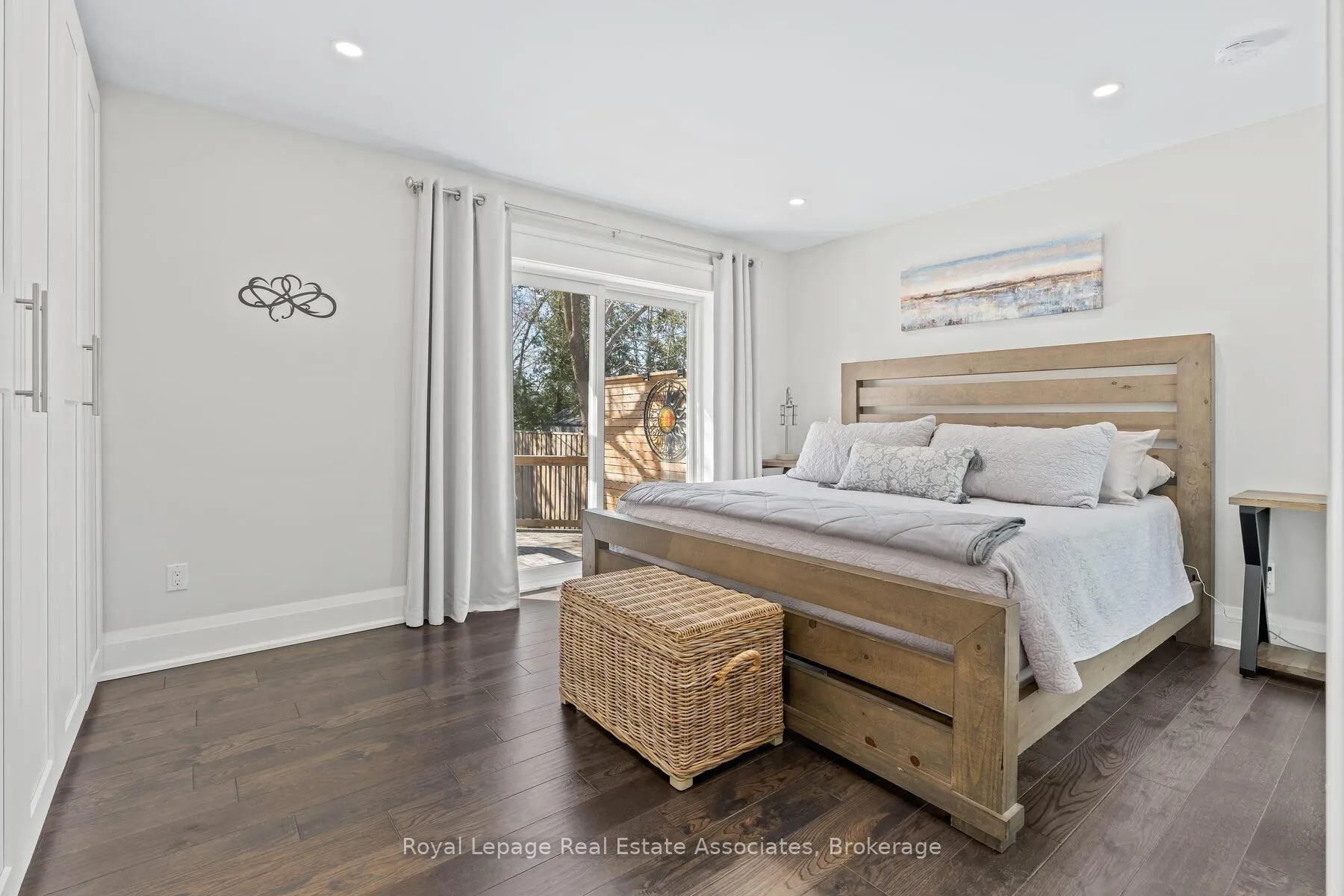 Photo 17 of 24 Stevens Crescent, Halton Hills, Georgetown — HOMEH