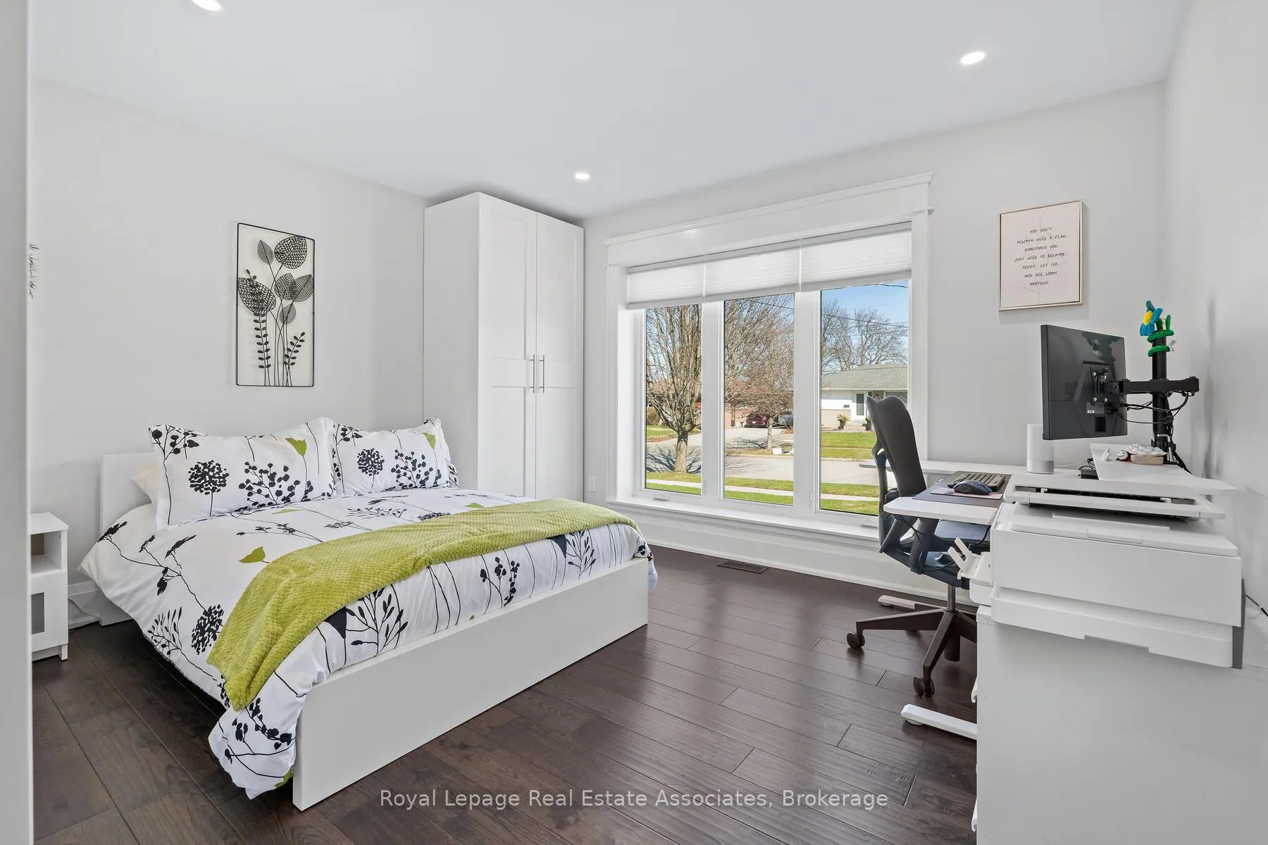 Photo 20 of 24 Stevens Crescent, Halton Hills, Georgetown — HOMEH