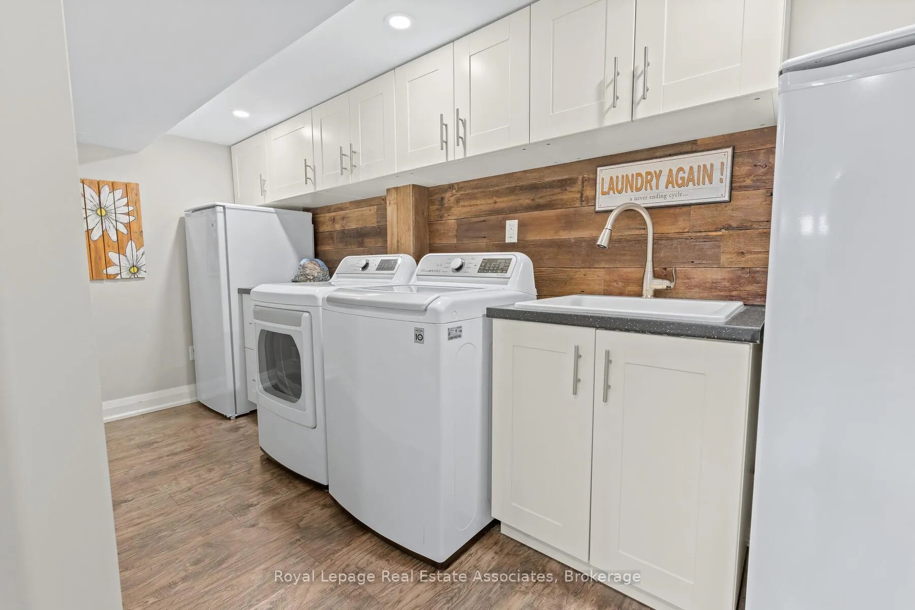 Photo 27 of 24 Stevens Crescent, Halton Hills, Georgetown — HOMEH