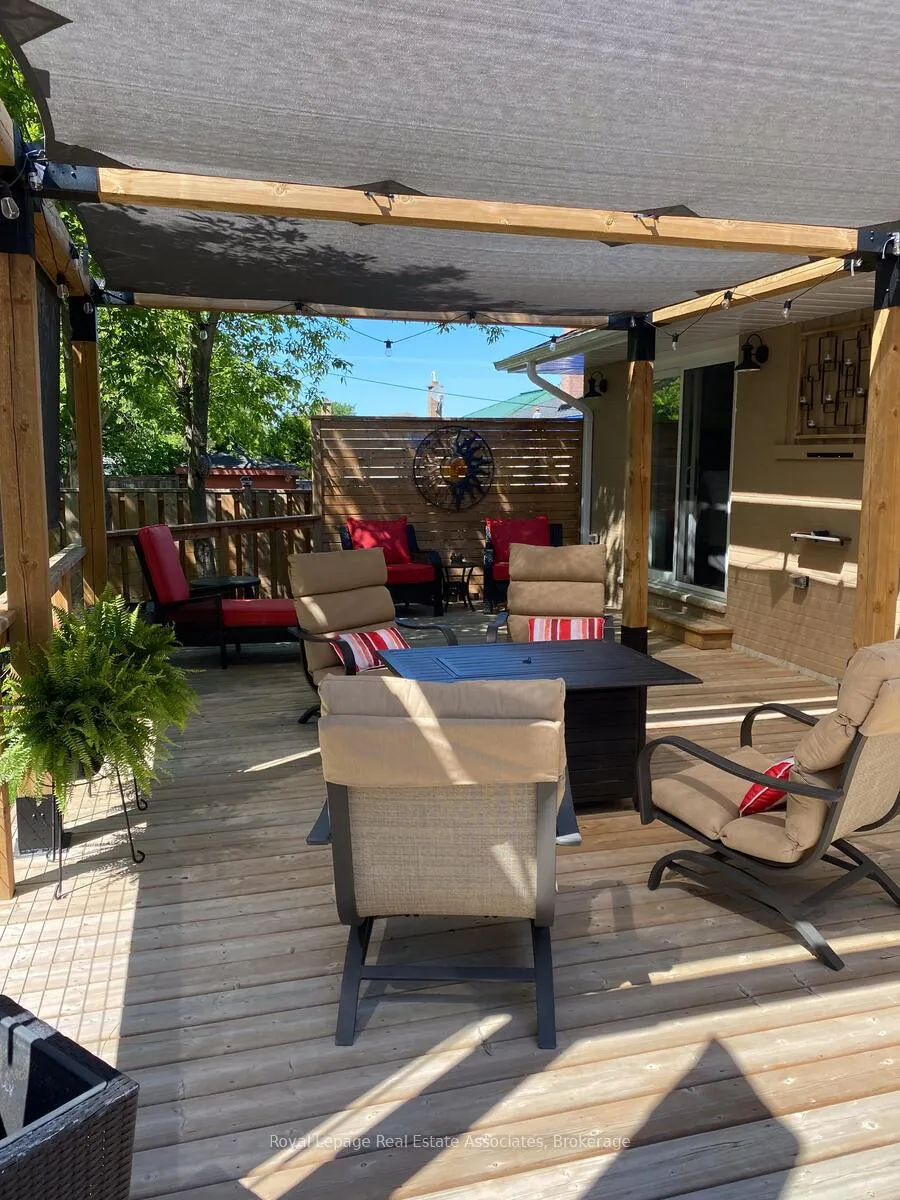 Photo 32 of 24 Stevens Crescent, Halton Hills, Georgetown — HOMEH