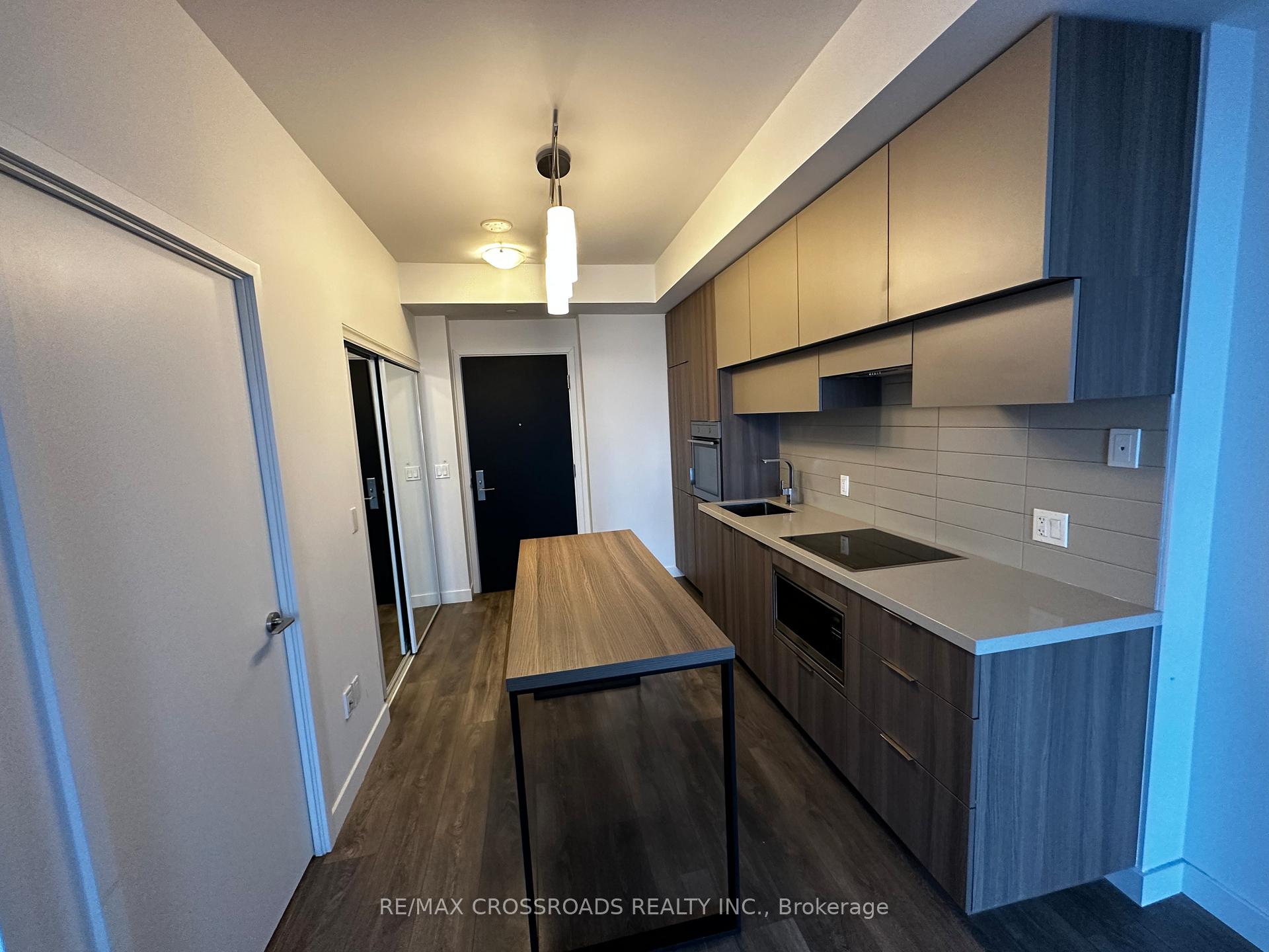Photo 5 of Unit 4310, 8 Eglinton Avenue E, Toronto, Mount Pleasant West — HOMEH