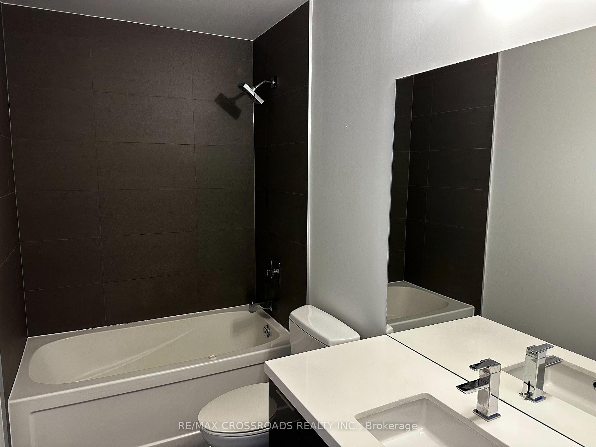 Photo 9 of Unit 4310, 8 Eglinton Avenue E, Toronto, Mount Pleasant West — HOMEH